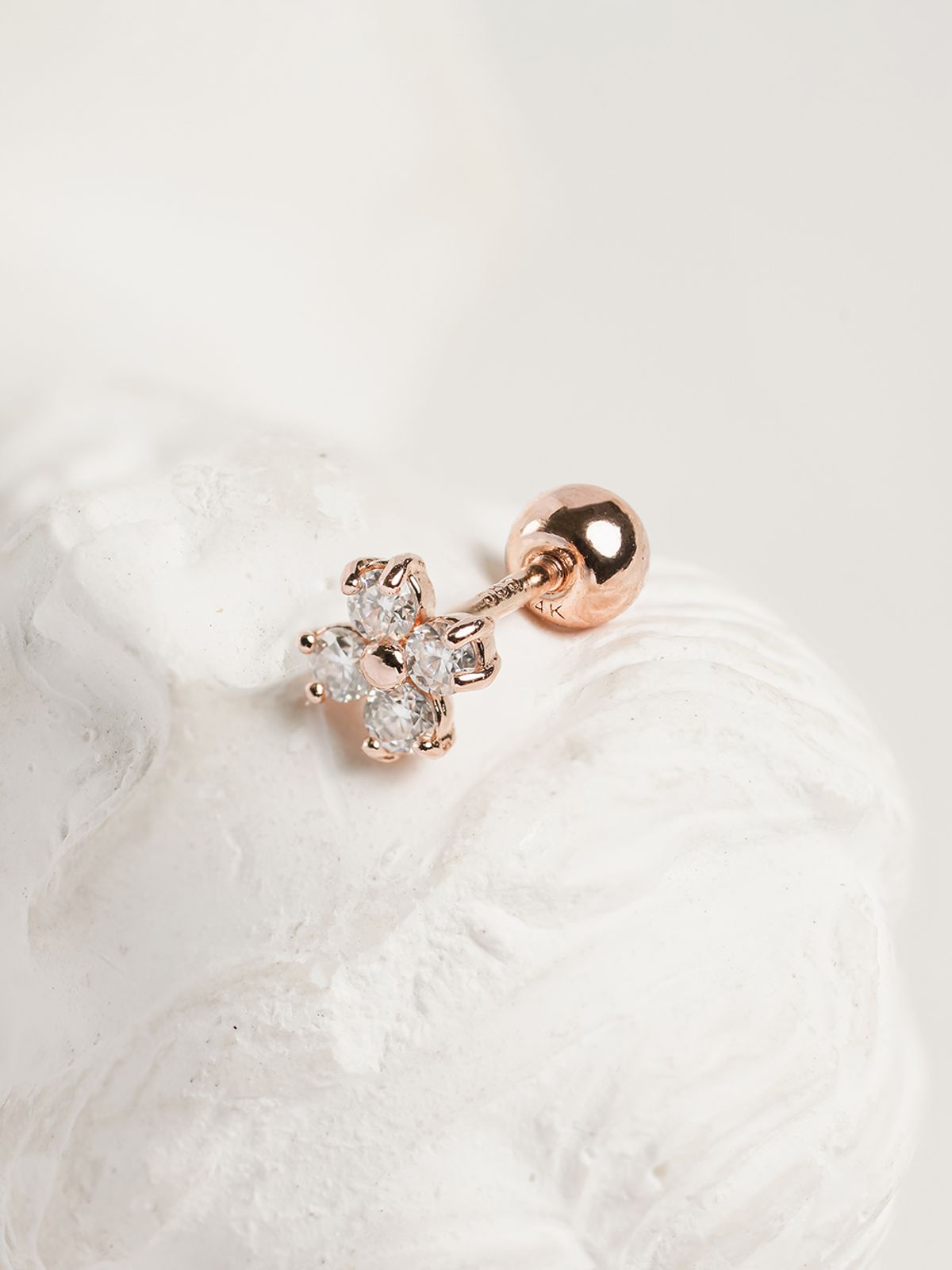미니멀피어싱(MINIMALPIERCING) 14K 모이사나이트 다이아 네잎 꽃잎 피어싱 귀걸이