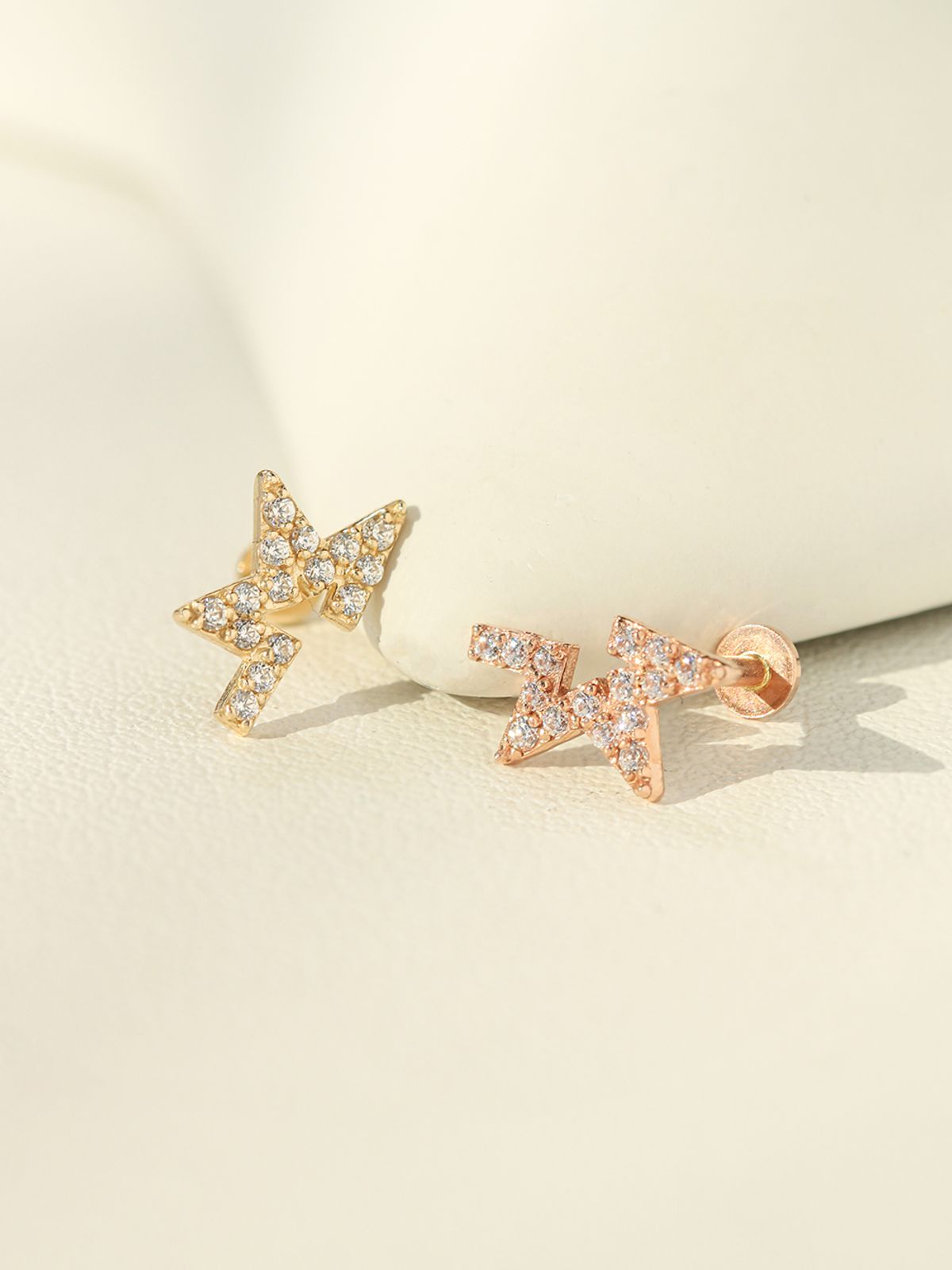 미니멀피어싱(MINIMALPIERCING) 14K 인터널 언발 큐빅 별 라블렛 피어싱