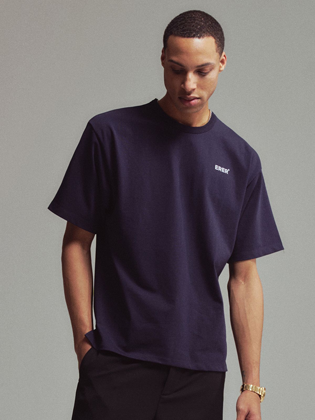 에르에르(ERER) [UN] Basic logo t-shirt Navy