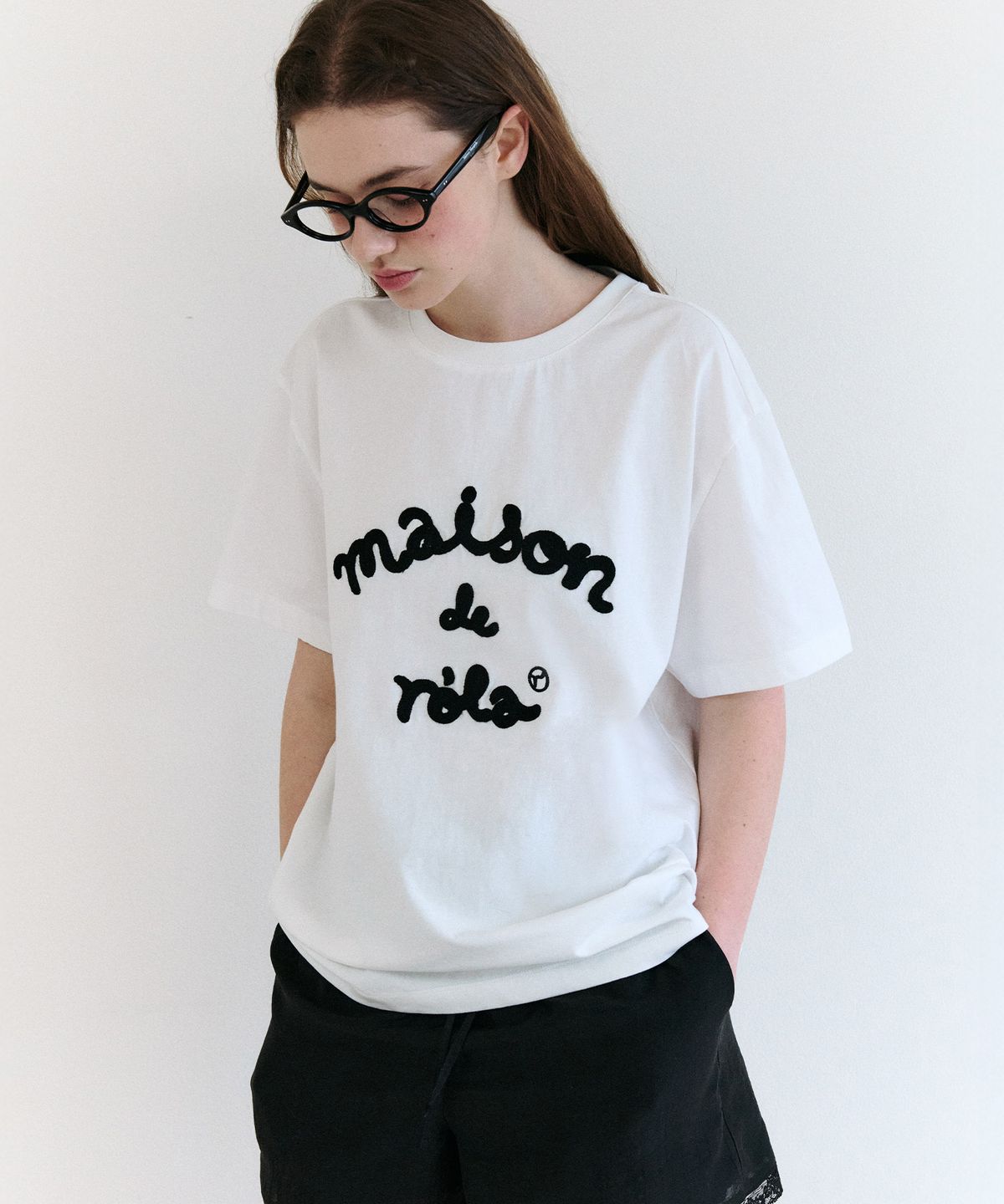 로라로라(ROLAROLA) MAISON DE ROLA EMBROIDERY LOOSE FIT T-SHIRT WHITE