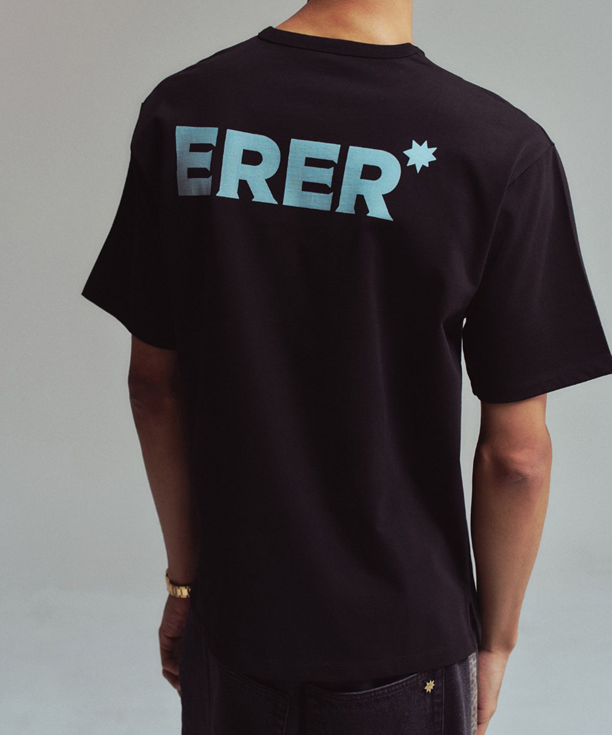 에르에르(ERER) [UN] Basic logo t-shirt Black