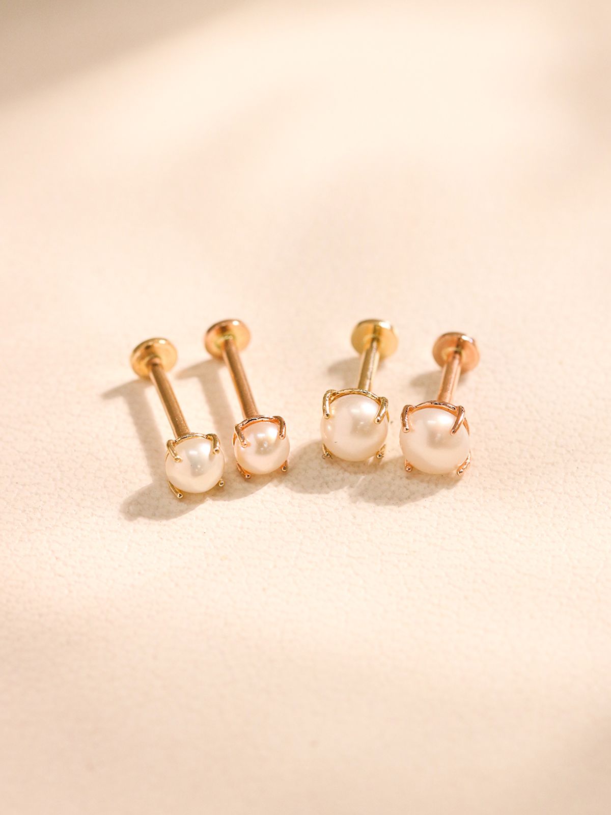 미니멀피어싱(MINIMALPIERCING) 14K 인터널 네발 납작 담수진주 라블렛 피어싱