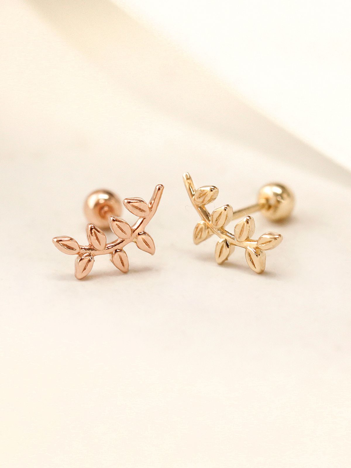 미니멀피어싱(MINIMALPIERCING) 14K 나뭇잎 피어싱 귀걸이