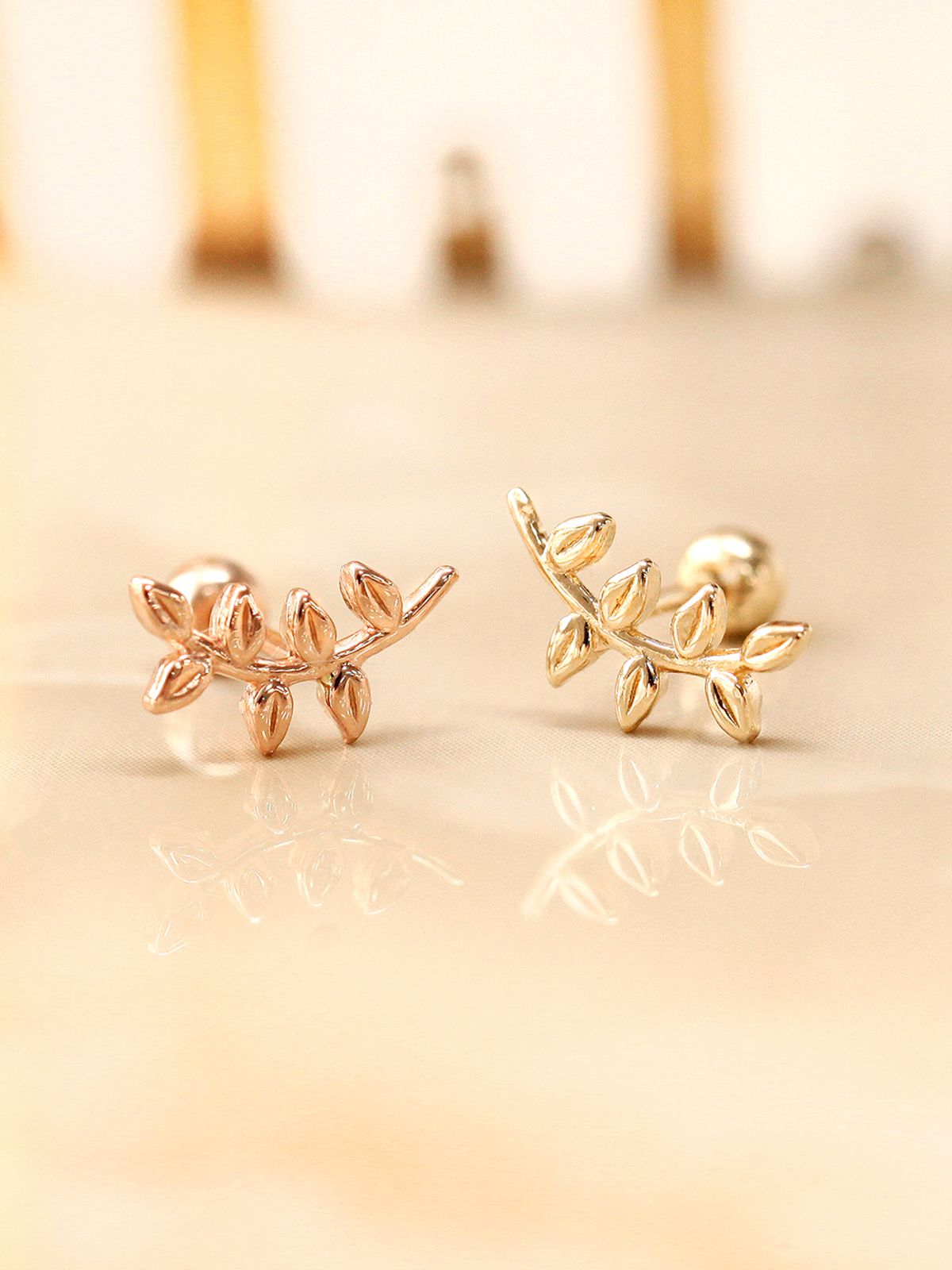 미니멀피어싱(MINIMALPIERCING) 14K 나뭇잎 피어싱 귀걸이