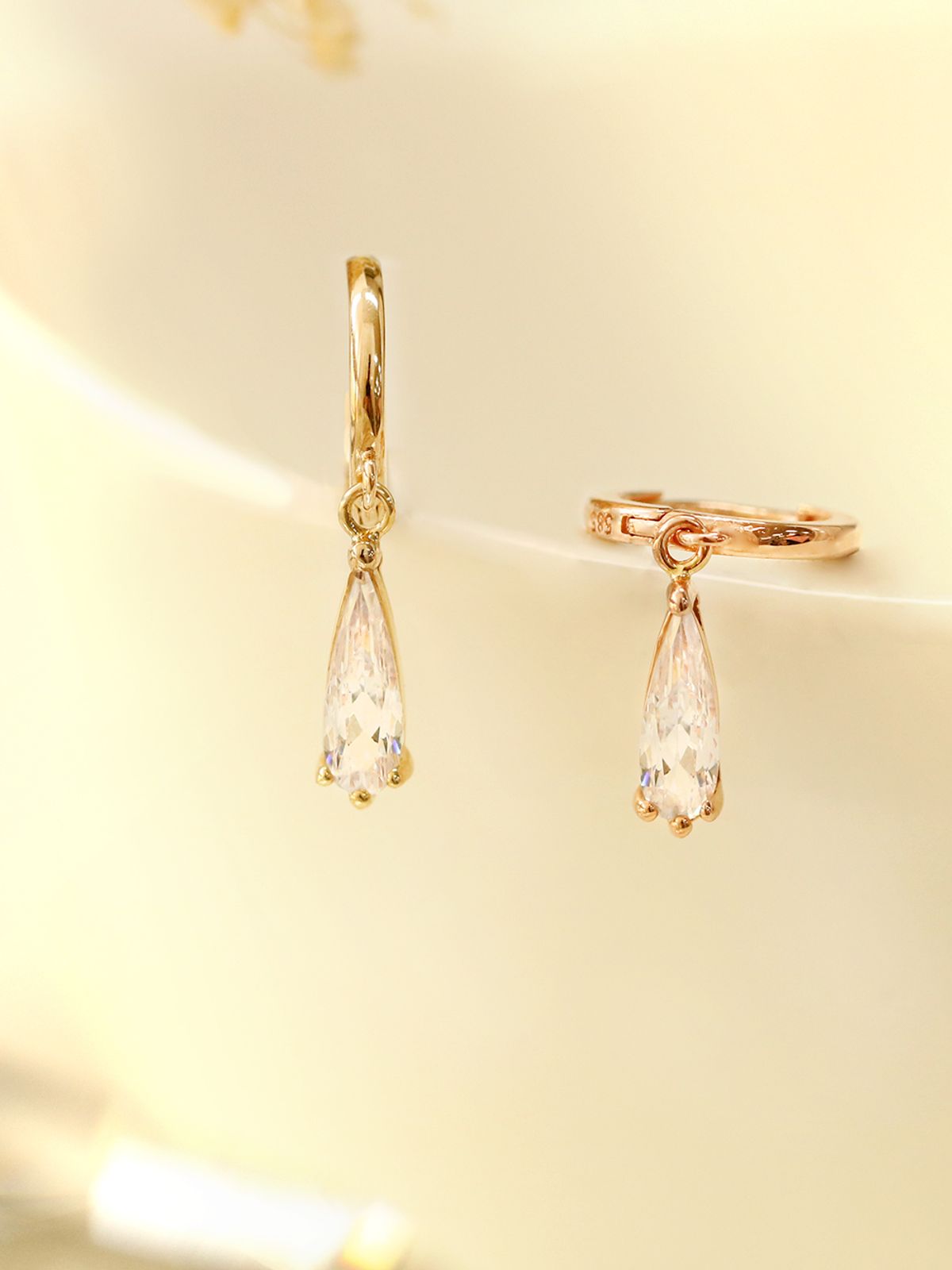 미니멀피어싱(MINIMALPIERCING) 14K 블링 큐빅 드롭 원터치 링귀걸이