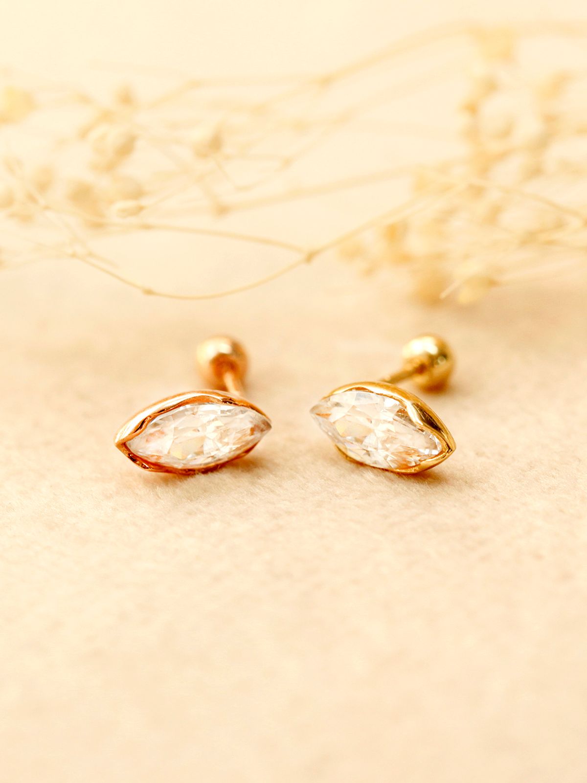 미니멀피어싱(MINIMALPIERCING) 14K 포인트 보트 큐빅 피어싱 귀걸이