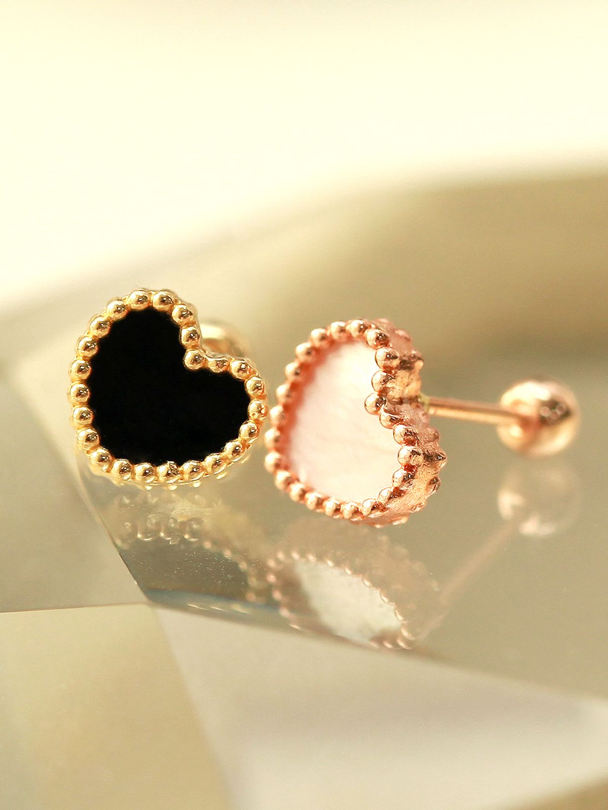 미니멀피어싱(MINIMALPIERCING) 14K 천연 자개 오닉스 하트 피어싱 귀걸이