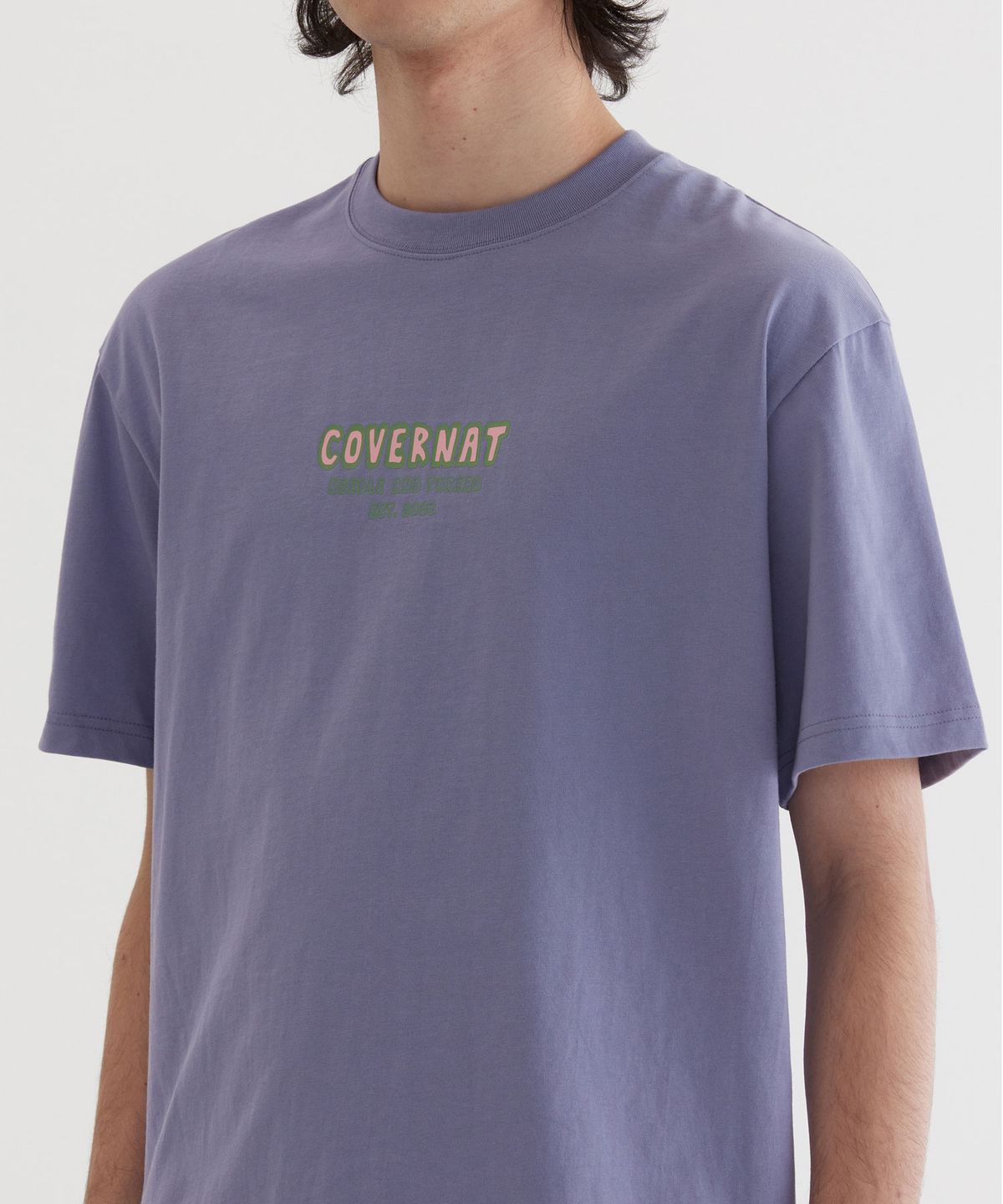 커버낫(COVERNAT) 스몰 타이포 그래픽 티셔츠 Purple
