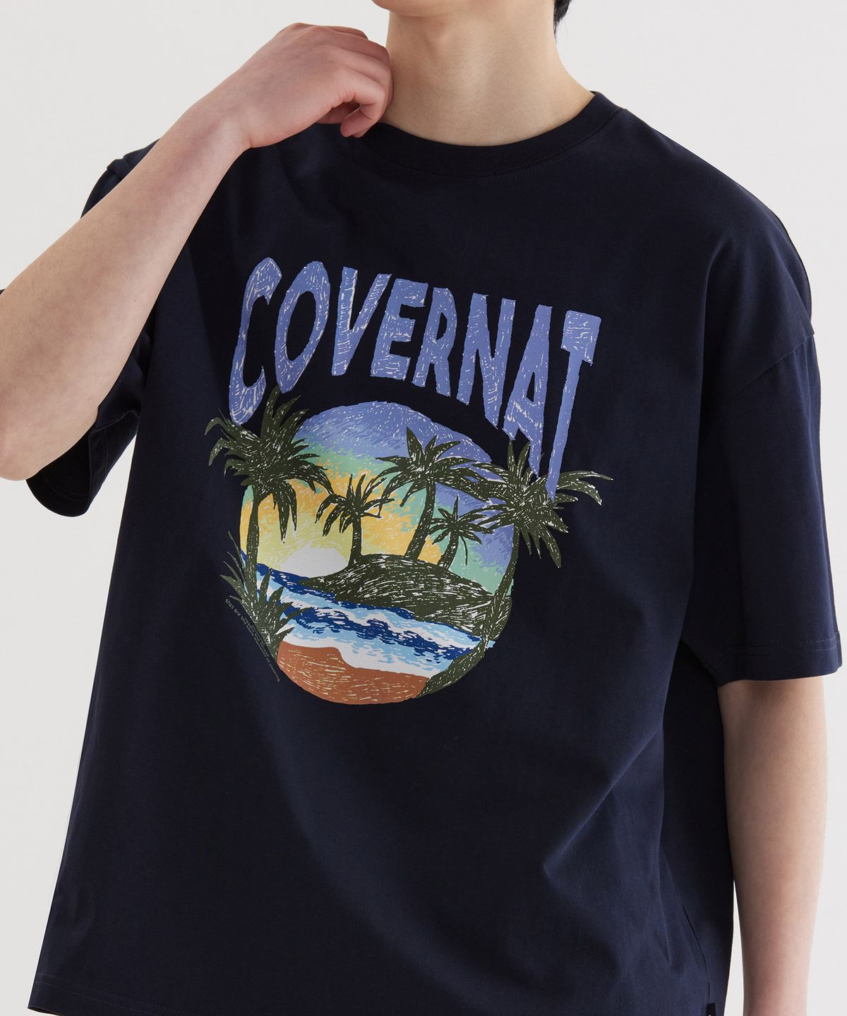 커버낫(COVERNAT) 트로피컬 그래픽 티셔츠 Dark Navy