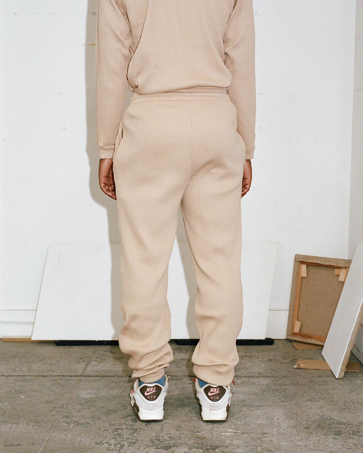 베이스레인지(BASERANGE) BASIC SWEAT PANTS (RIB FLEECE)