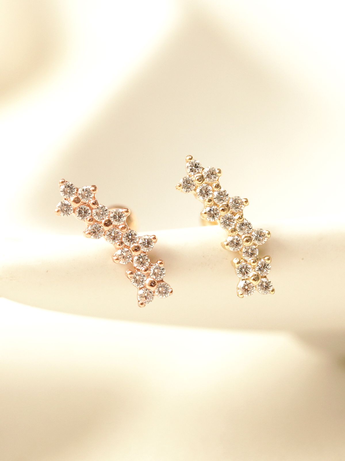 미니멀피어싱(MINIMALPIERCING) 14K 사단 큐빅 플라워 피어싱 귀걸이