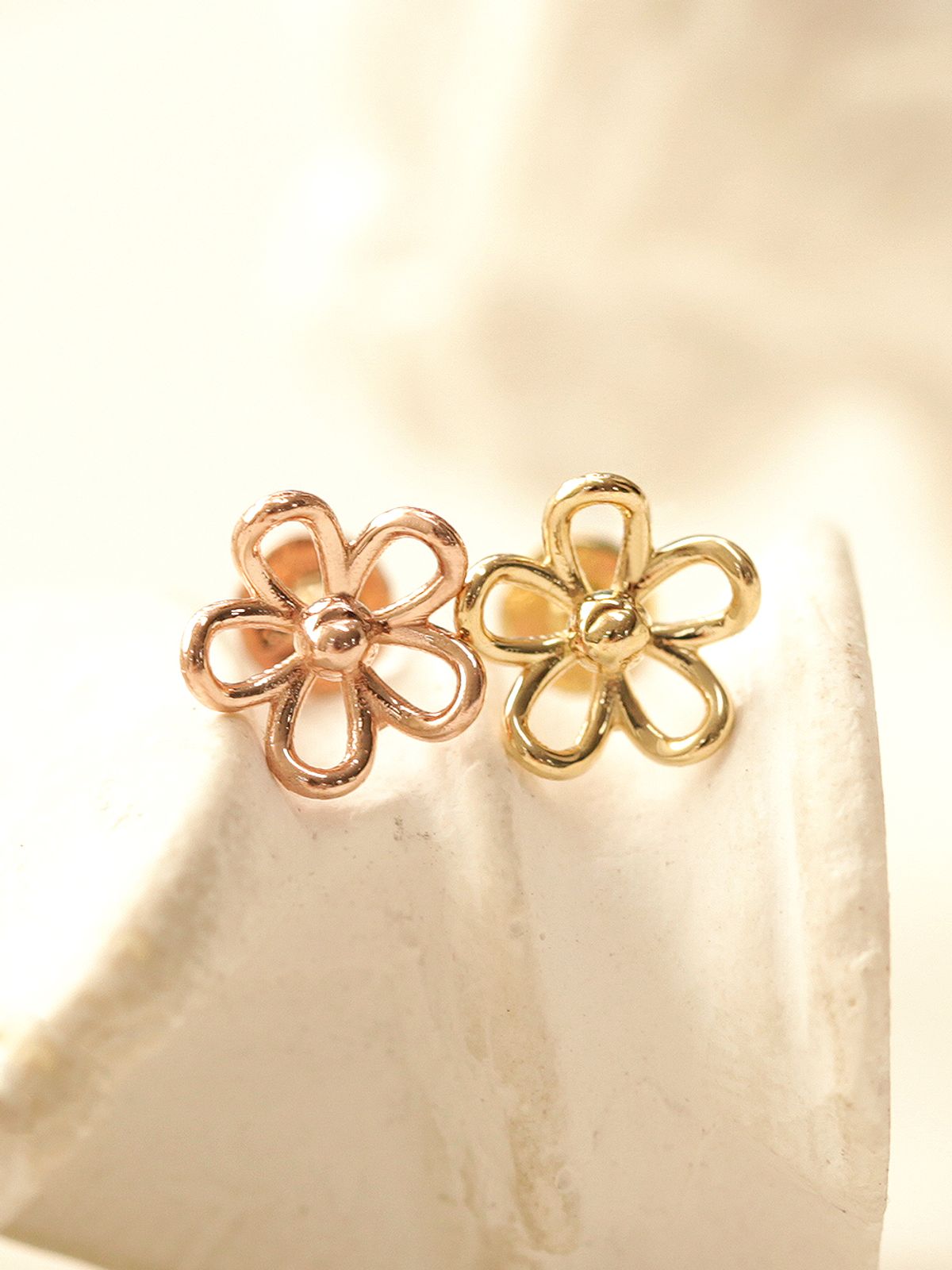 미니멀피어싱(MINIMALPIERCING) 14K 플라워 포인트 라블렛 피어싱