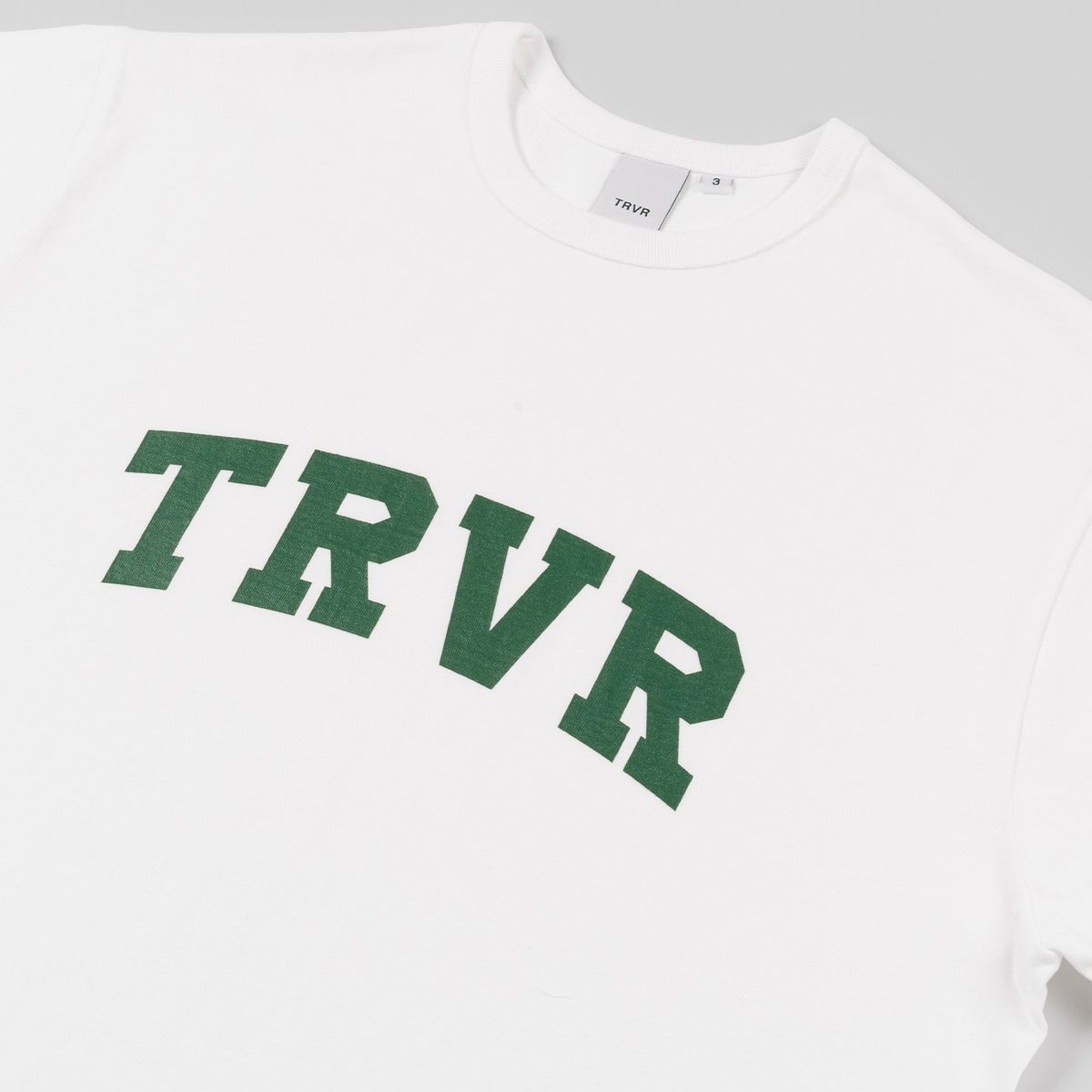 티알브이알(TRVR) Short Sleeve U-Graphic White/Deep Green
