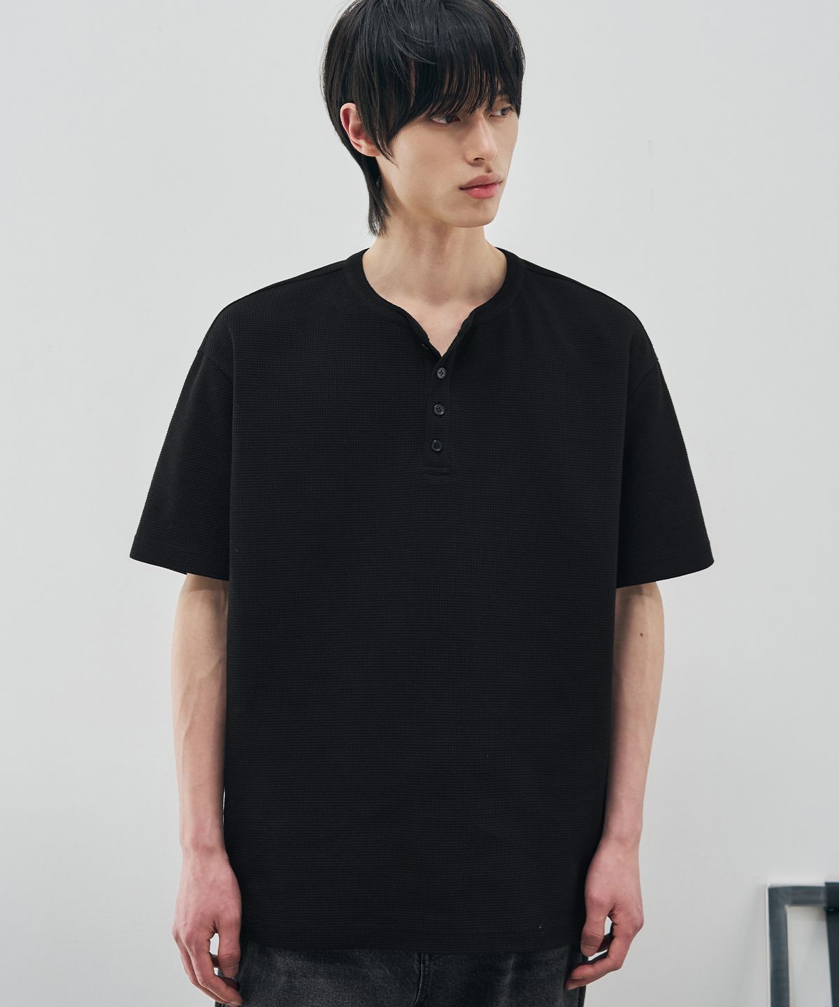 드로우핏(DRAW FIT) 와플 헨리넥 하프 티셔츠 [BLACK]