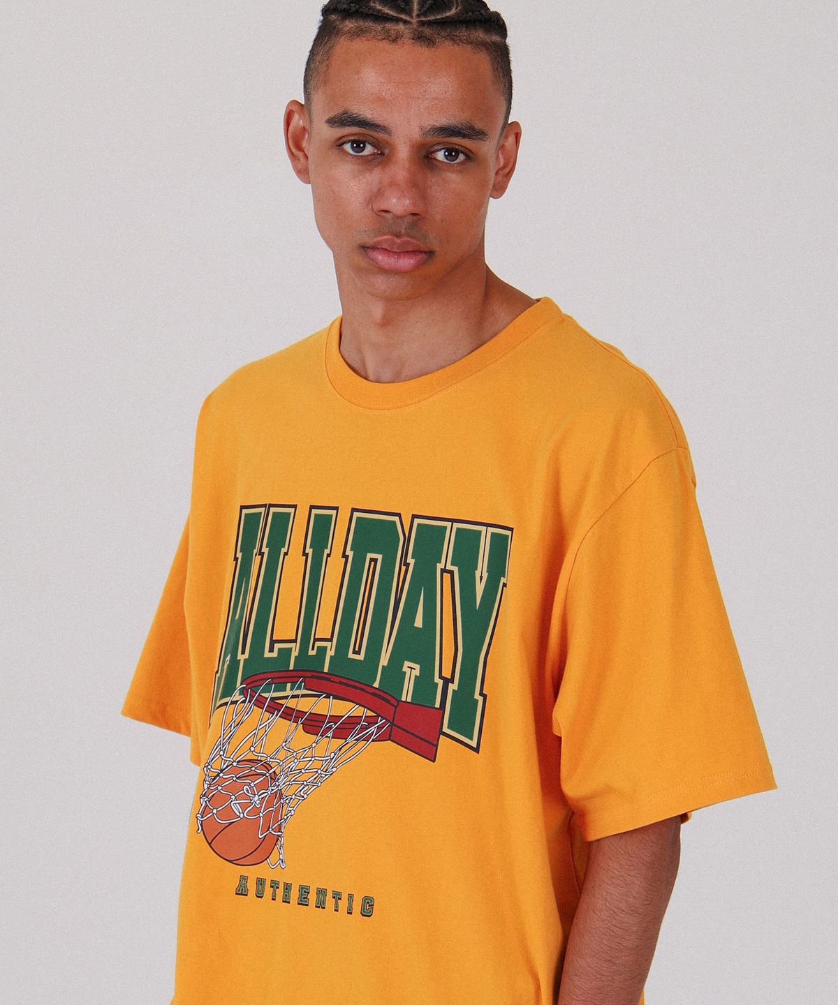 올데이훕스(ALL DAY HOOPS) 올데이 빅로고 반팔티 머스타드
