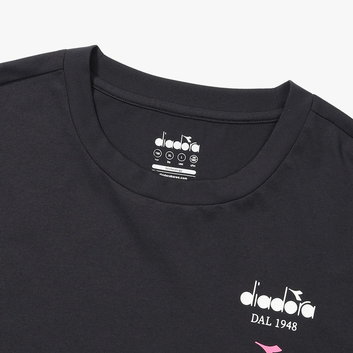 디아도라(diadora) AIRTEX 레터링 반팔 티셔츠 GREY