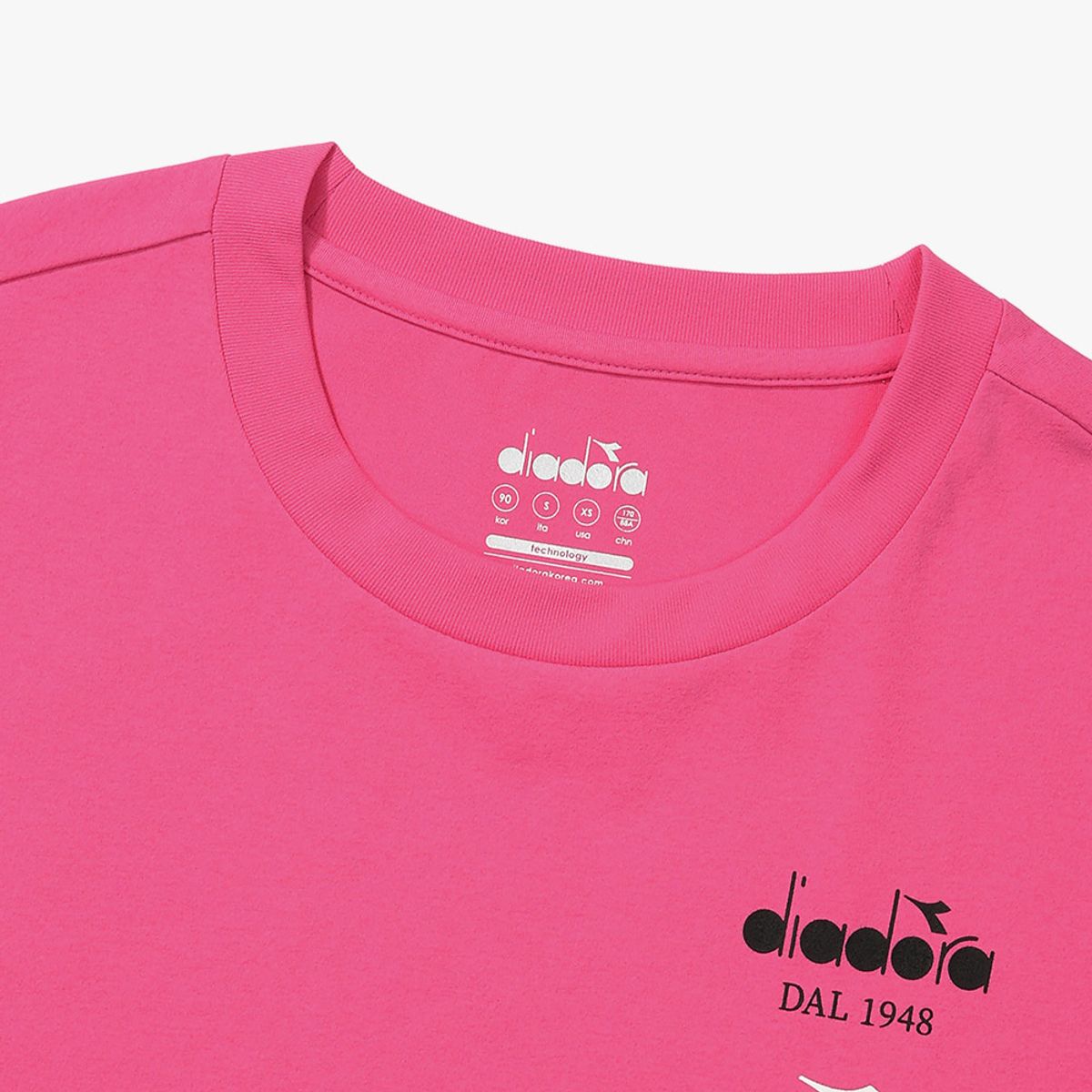 디아도라(diadora) AIRTEX 레터링 반팔 티셔츠 PINK