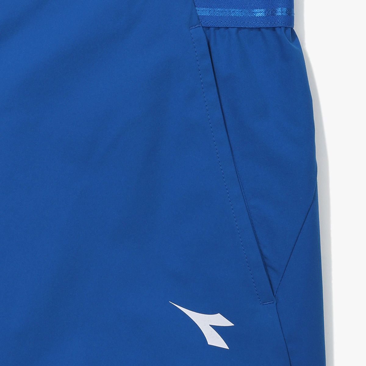 디아도라(diadora) 소프트 스트레치 쇼츠 우먼 BLUE