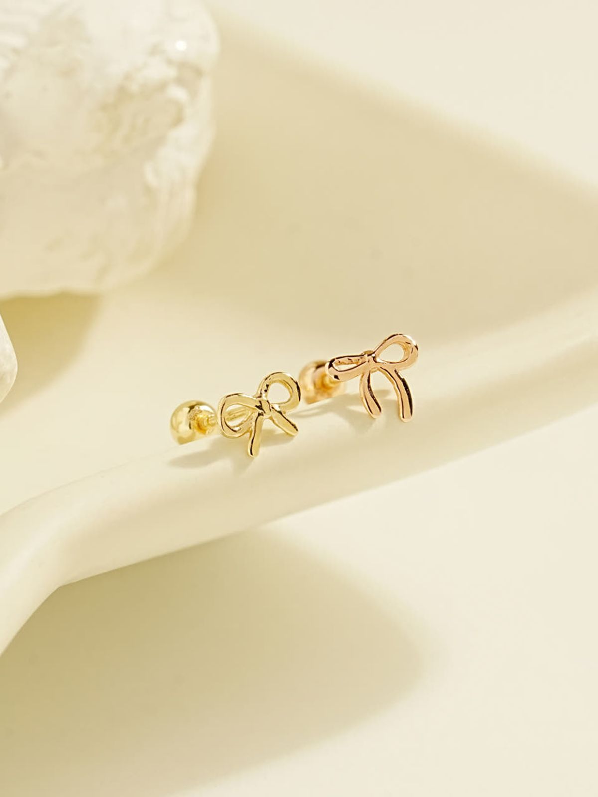 미니멀피어싱(MINIMALPIERCING) 14K 캔디 리본 피어싱 귀걸이