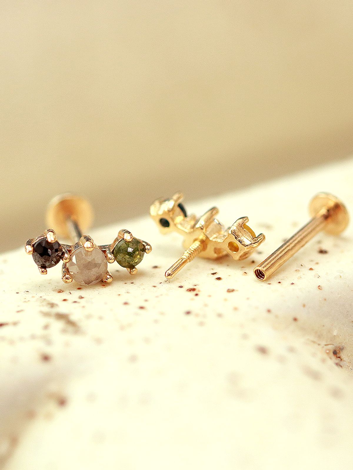 미니멀피어싱(MINIMALPIERCING) 14K 인터널 조각 러프다이아 라블렛 피어싱