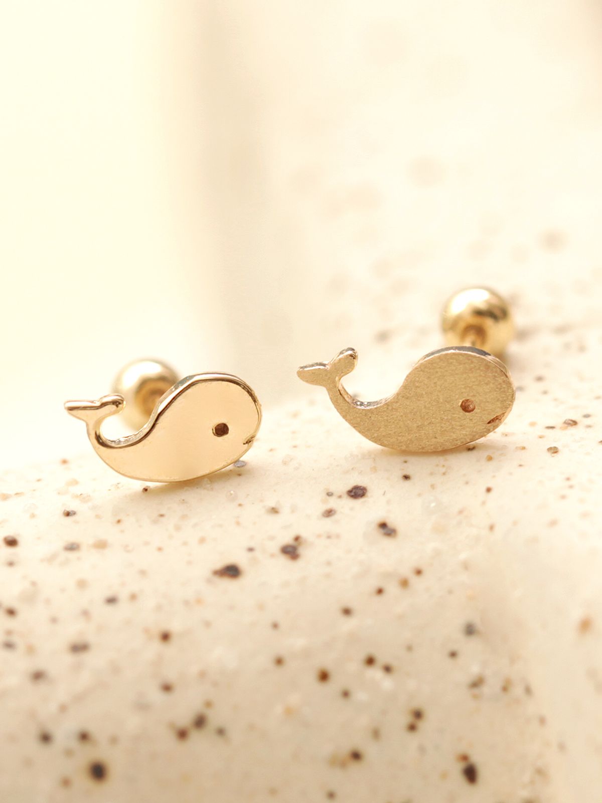 미니멀피어싱(MINIMALPIERCING) 14K 아기 고래 피어싱 귀걸이
