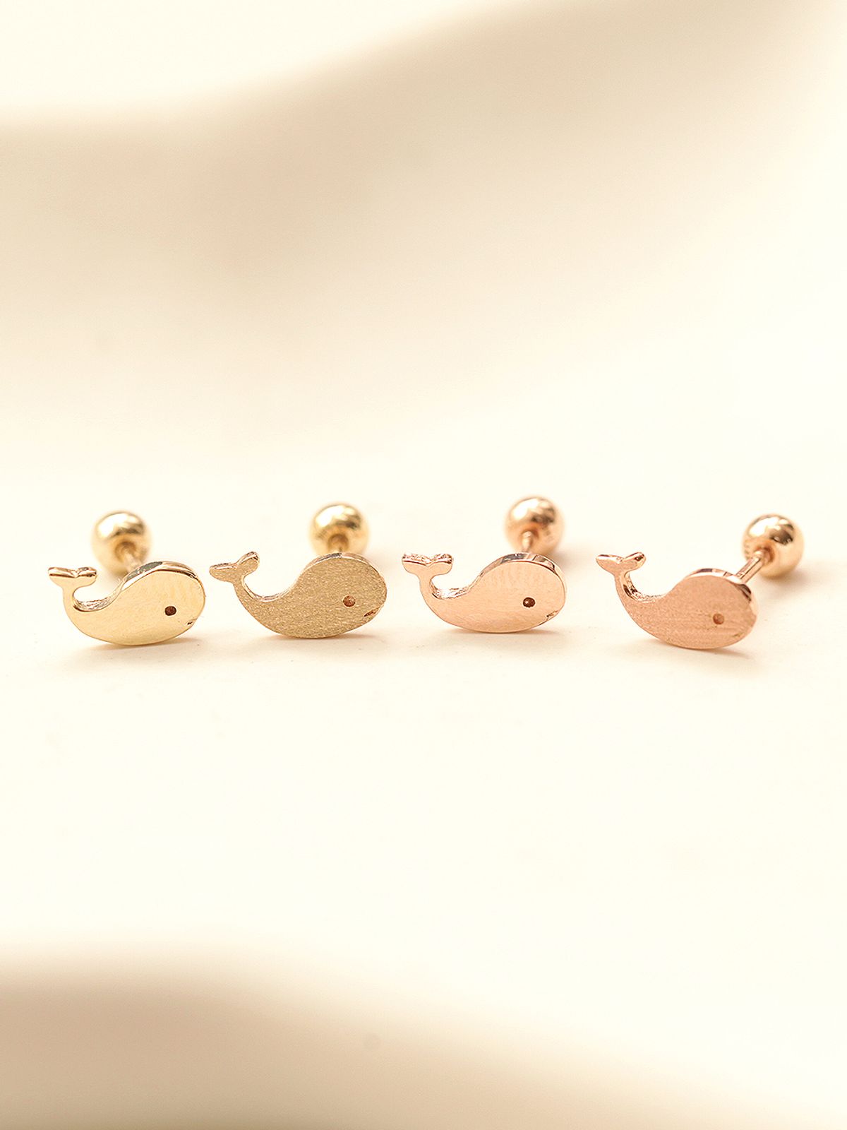 미니멀피어싱(MINIMALPIERCING) 14K 아기 고래 피어싱 귀걸이