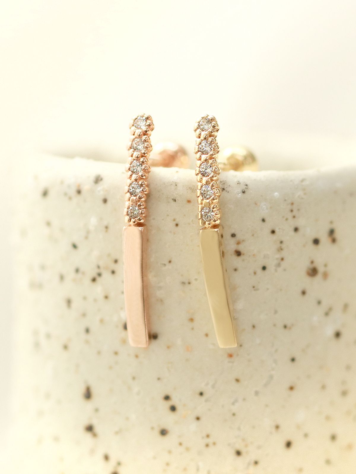 미니멀피어싱(MINIMALPIERCING) 14K 버블 큐빅 롱스틱 피어싱 귀걸이