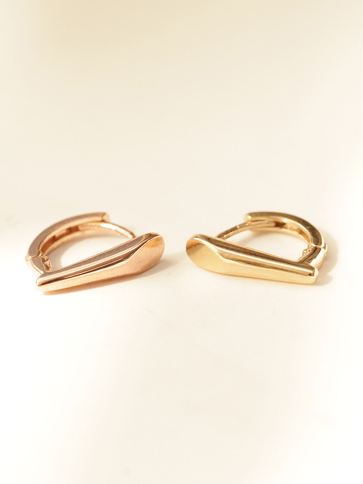 미니멀피어싱(MINIMALPIERCING) 14K 18K 볼륨 스틱 원터치 링 피어싱 귀걸이
