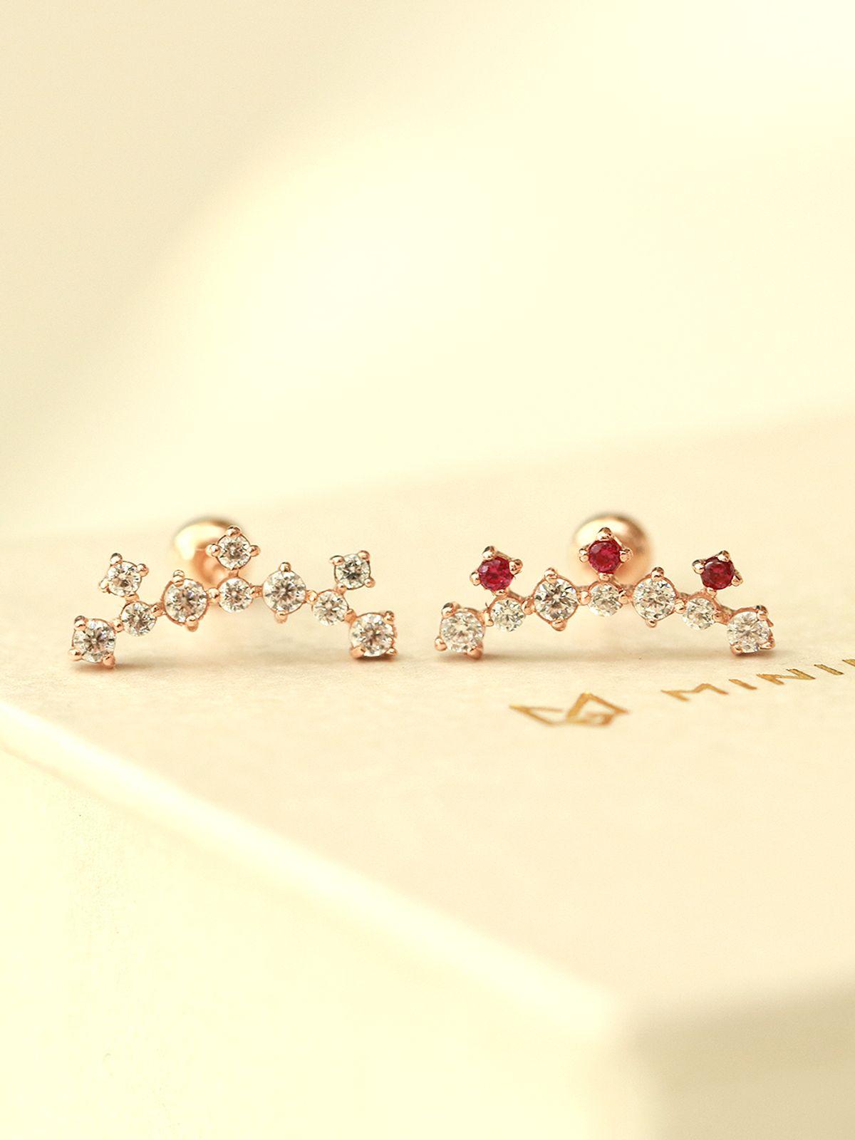 미니멀피어싱(MINIMALPIERCING) 14K 크라운 숏커브 큐빅 피어싱 귀걸이