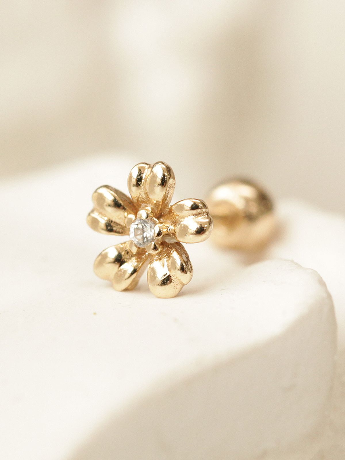 미니멀피어싱(MINIMALPIERCING) 14K 미니 큐빅 꽃잎 플라워 피어싱 귀걸이