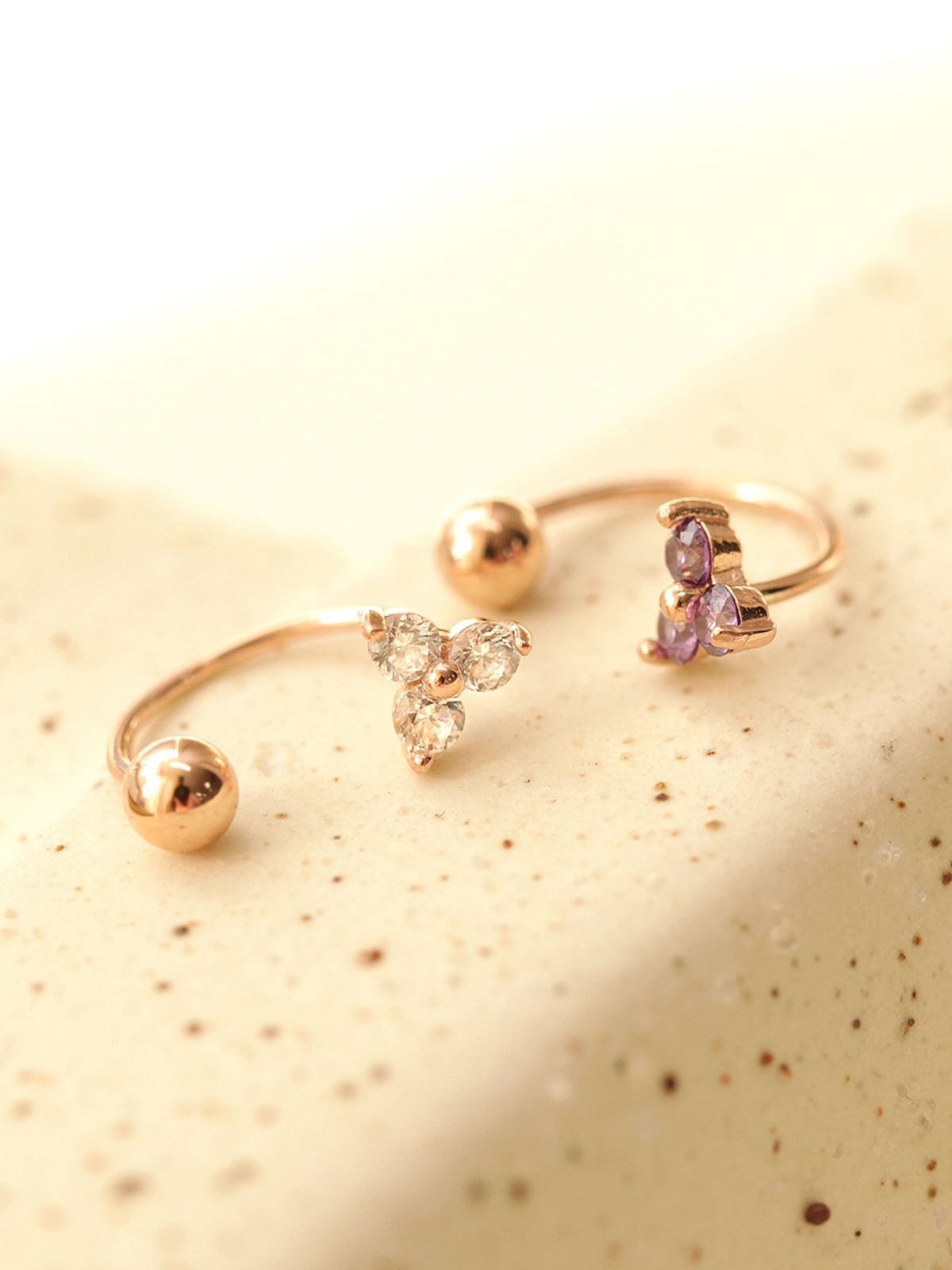 미니멀피어싱(MINIMALPIERCING) 14K 삼각큐빅 커브 링 피어싱 귀걸이