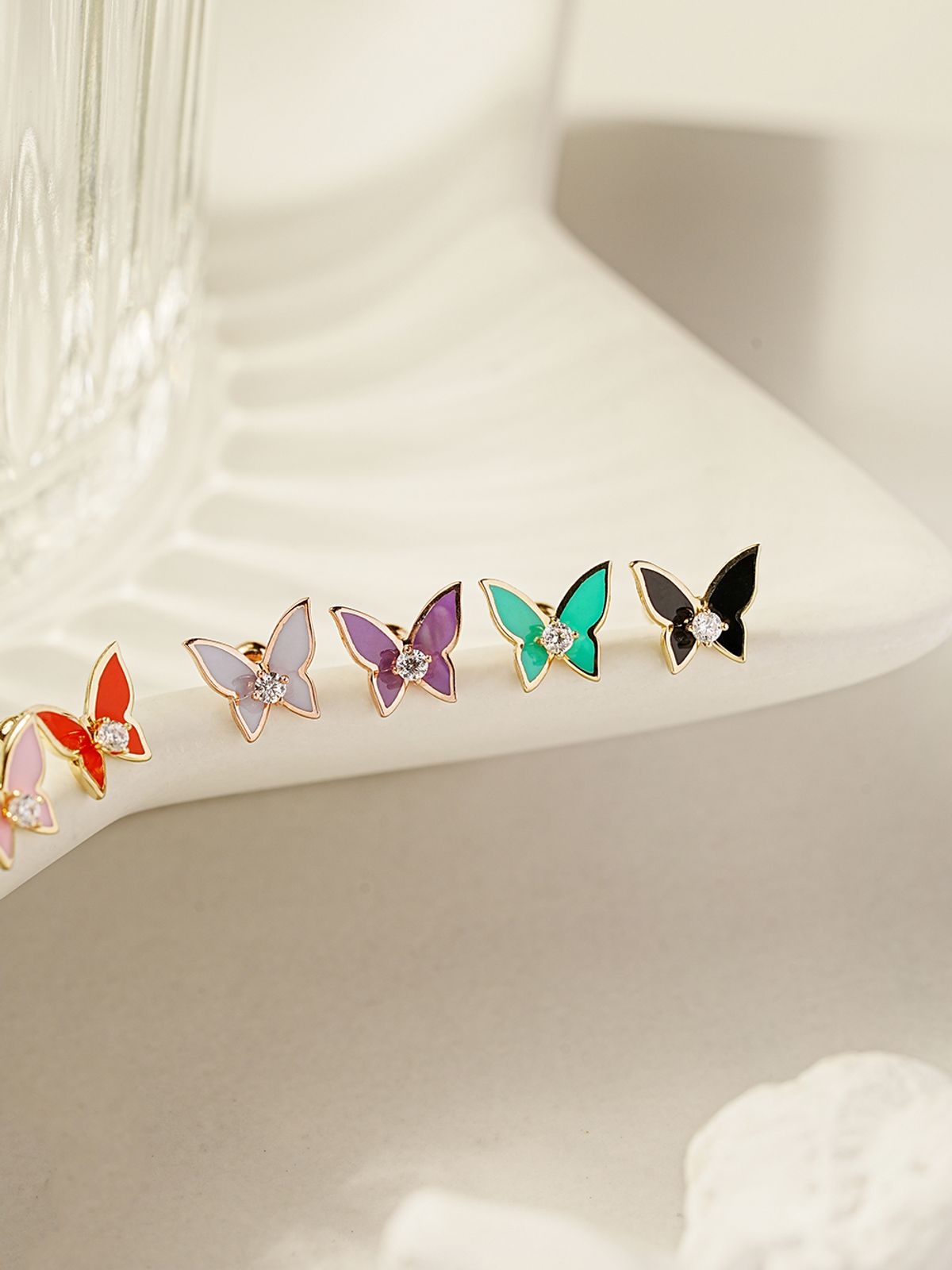 미니멀피어싱(MINIMALPIERCING) 14K 에나멜 큐빅 나비 피어싱 귀걸이