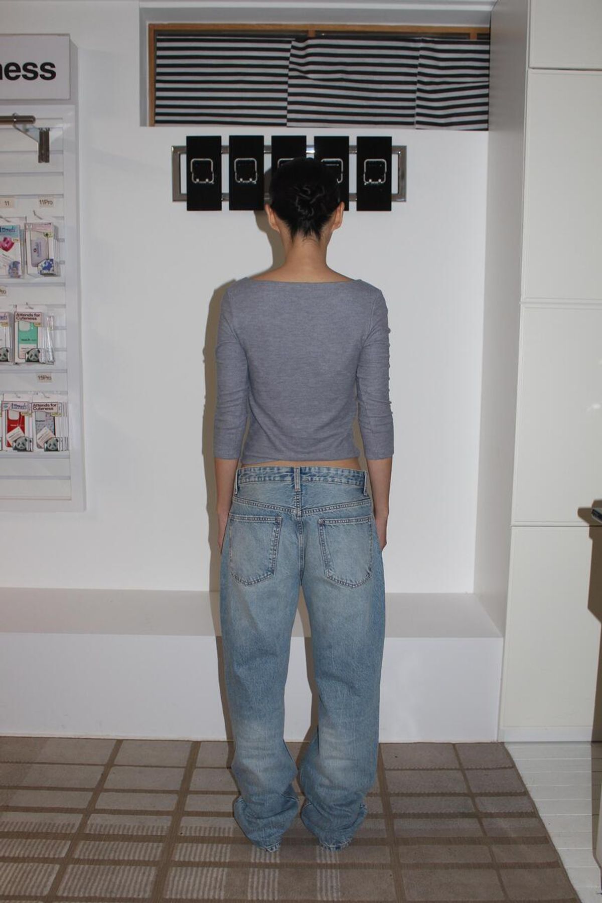 어텐즈(ATTENDS) Restrained boat neck tee shirt (Gray)