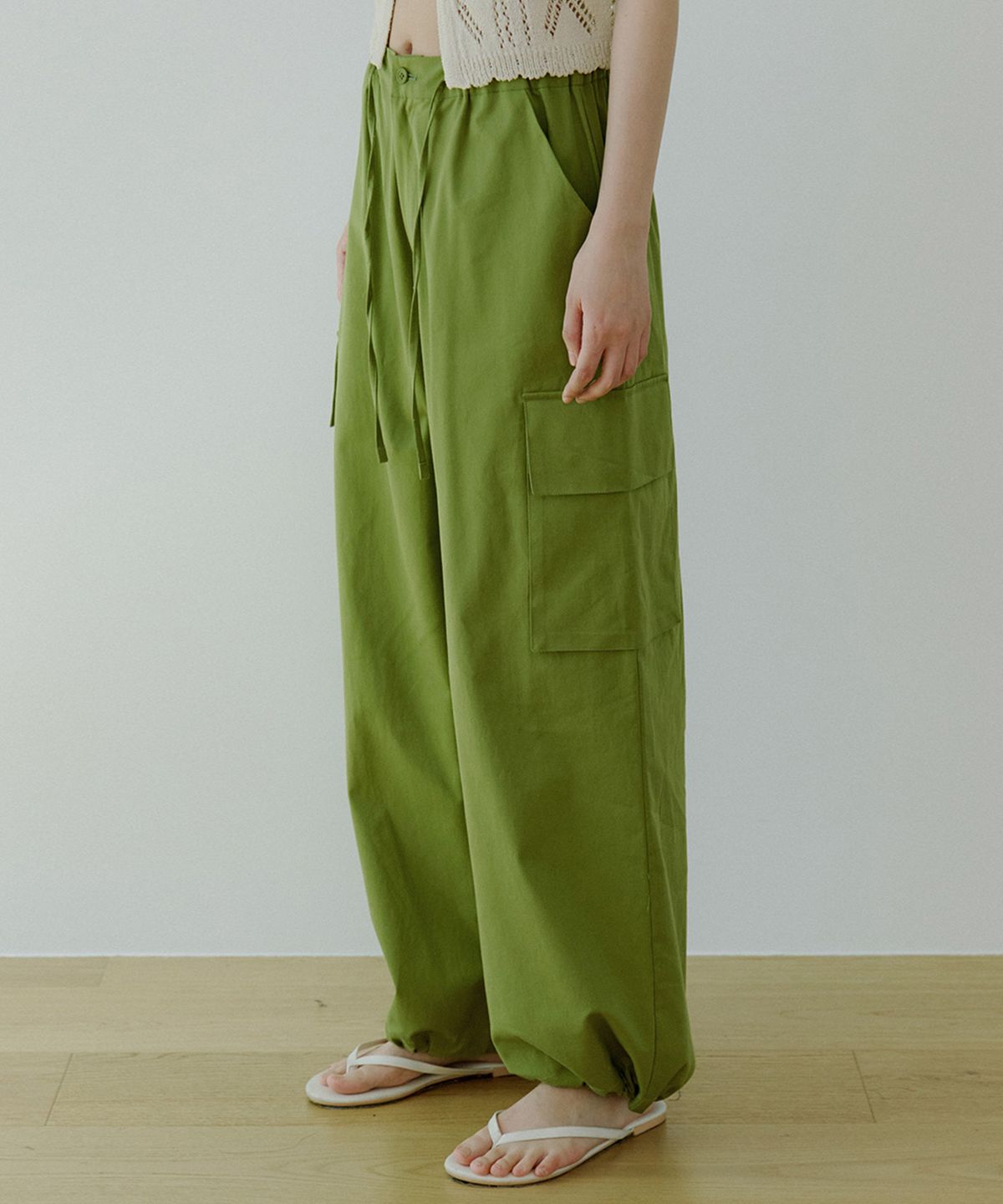리올그(REORG) WOI CARGO STRING PANTS OLIVE