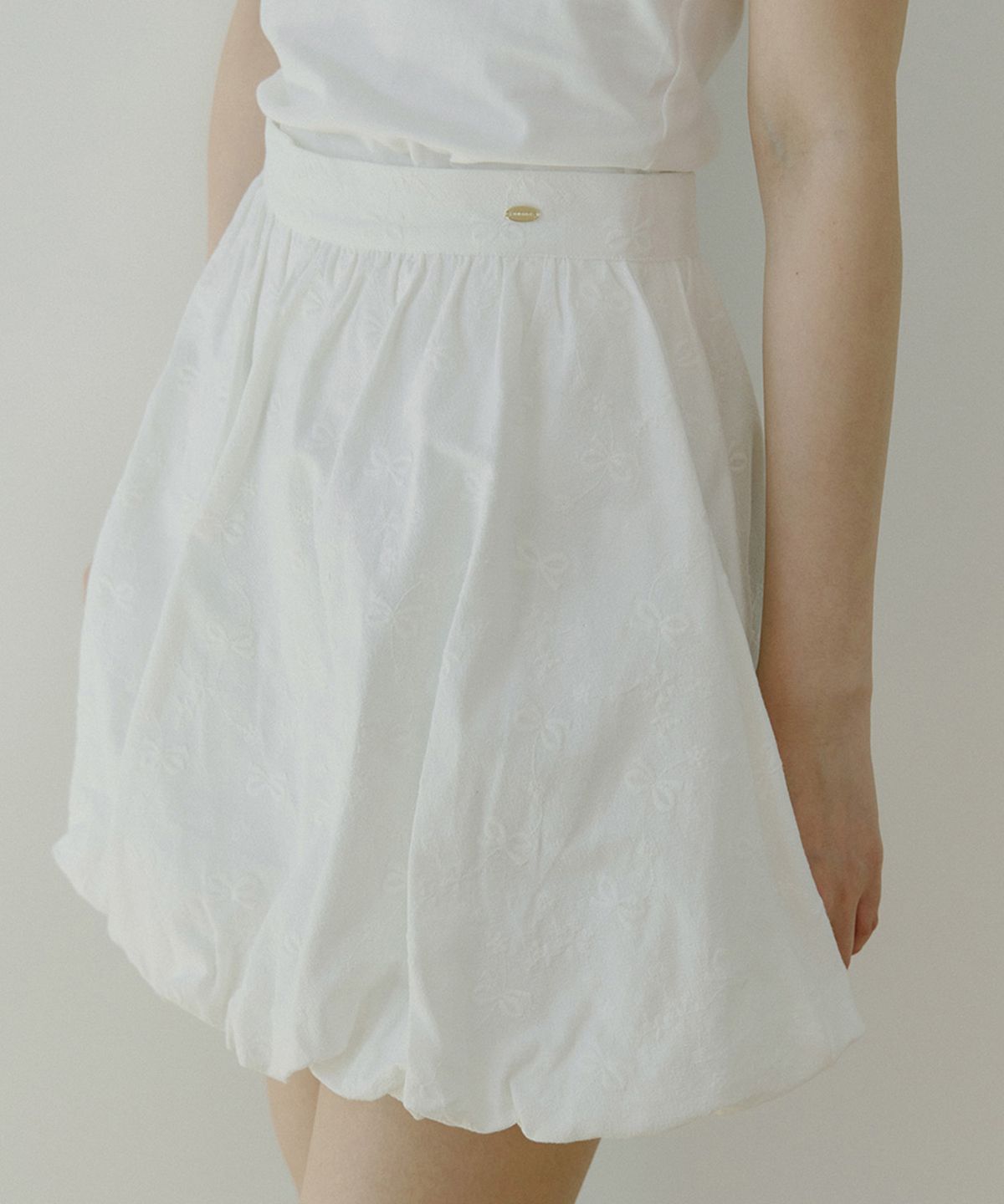 리올그(REORG) WOI BALLOON MINI SKIRT WHITE