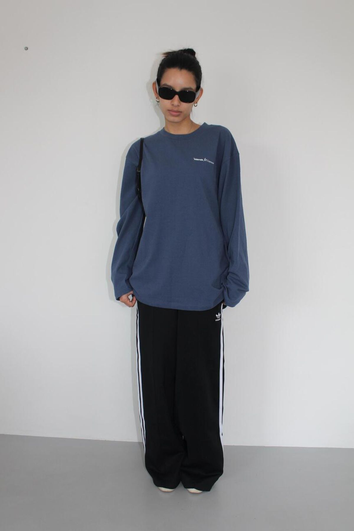 어텐즈(ATTENDS) Basic Long Sleeve Tee Shirt (Washing Blue)