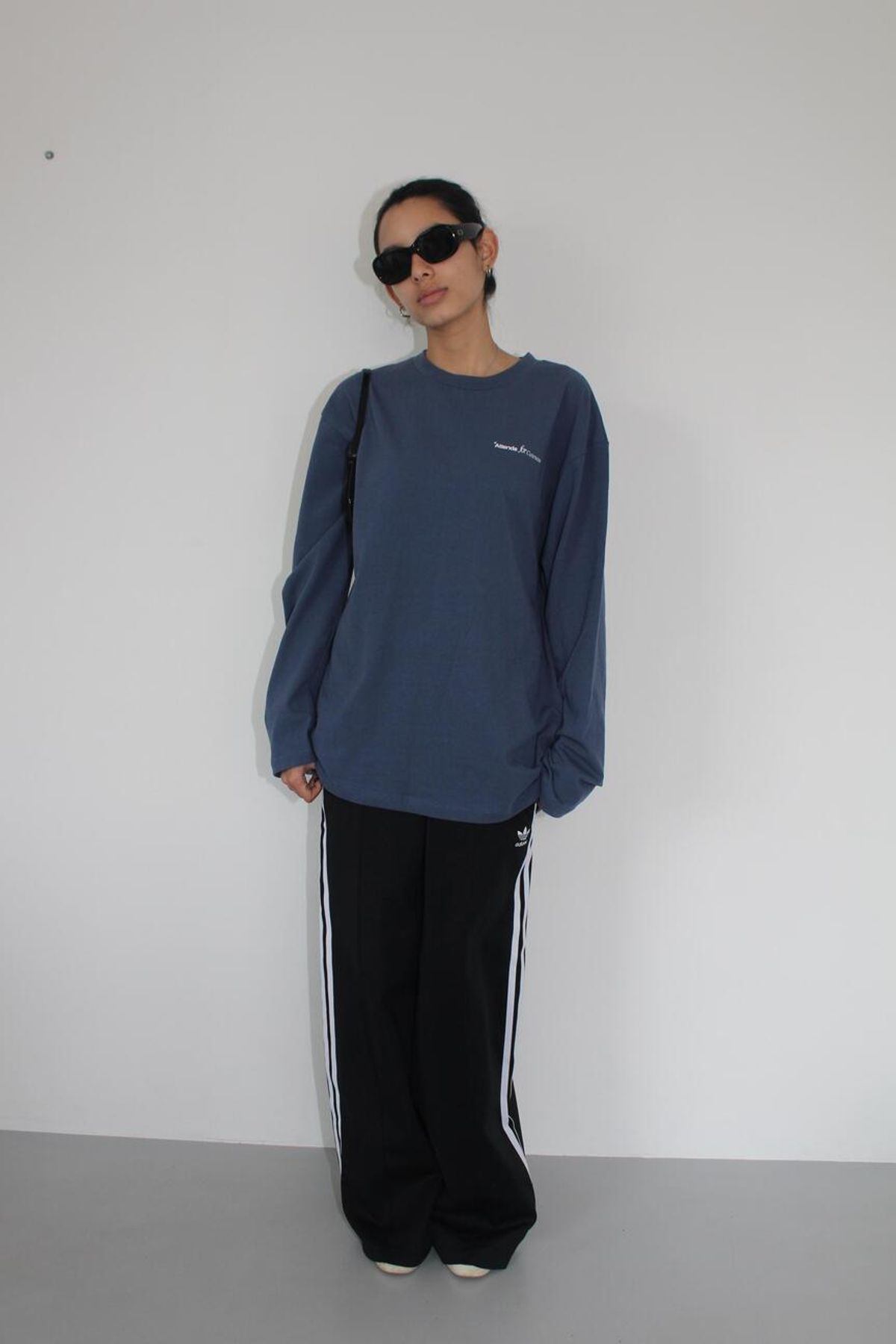 어텐즈(ATTENDS) Basic Long Sleeve Tee Shirt (Washing Blue)