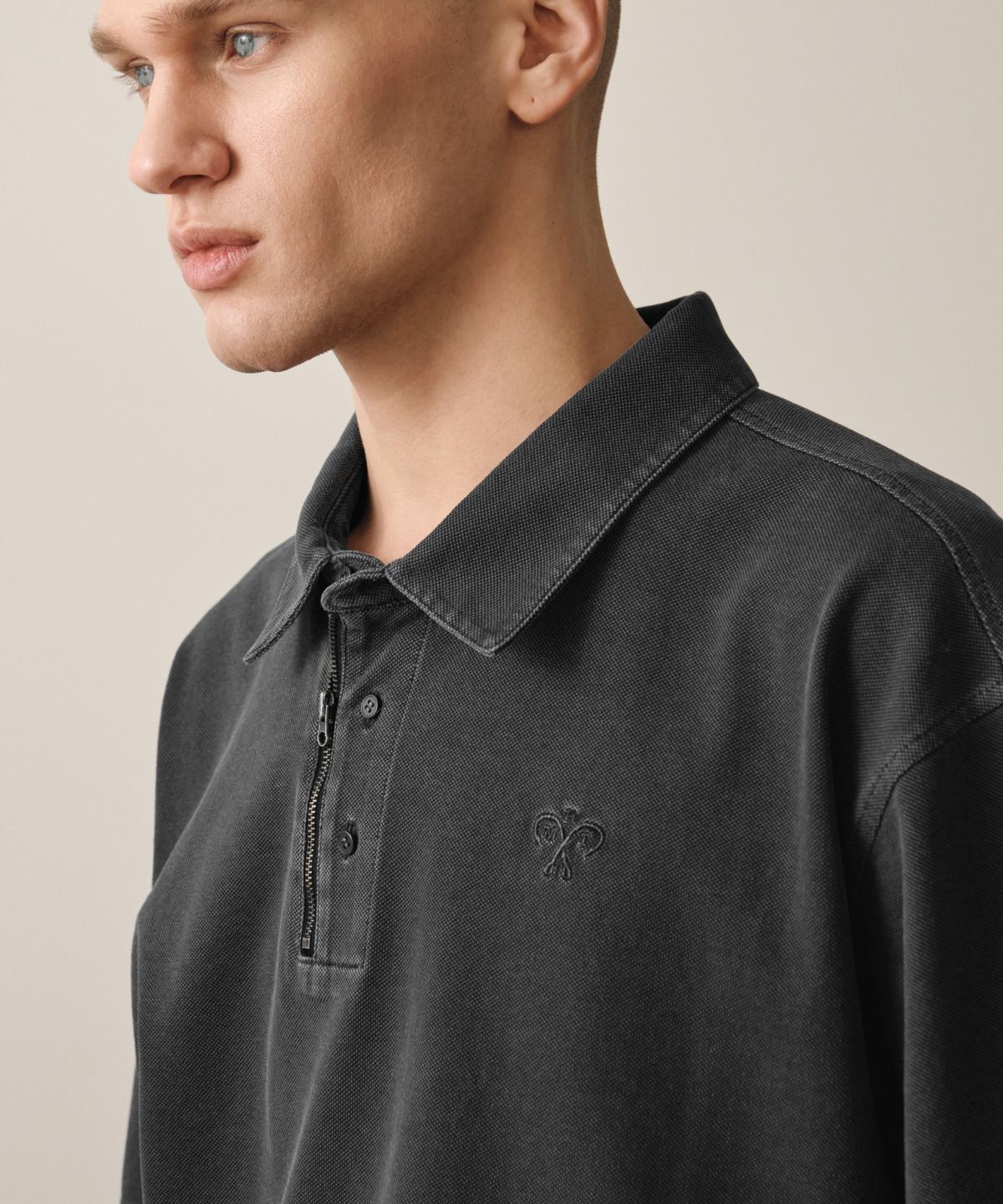 힐리먼트(HELEMENT) 피그먼트 메탈 PQ 반팔티셔츠 (BLACK)