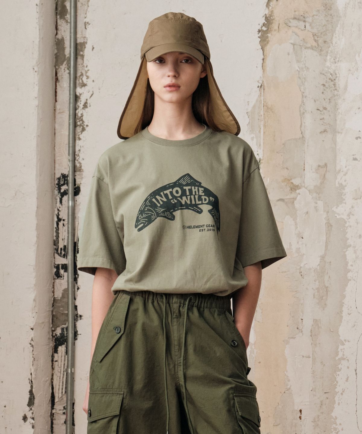 힐리먼트(HELEMENT) 와일드 피쉬 그래픽 반팔티셔츠 (KHAKI)