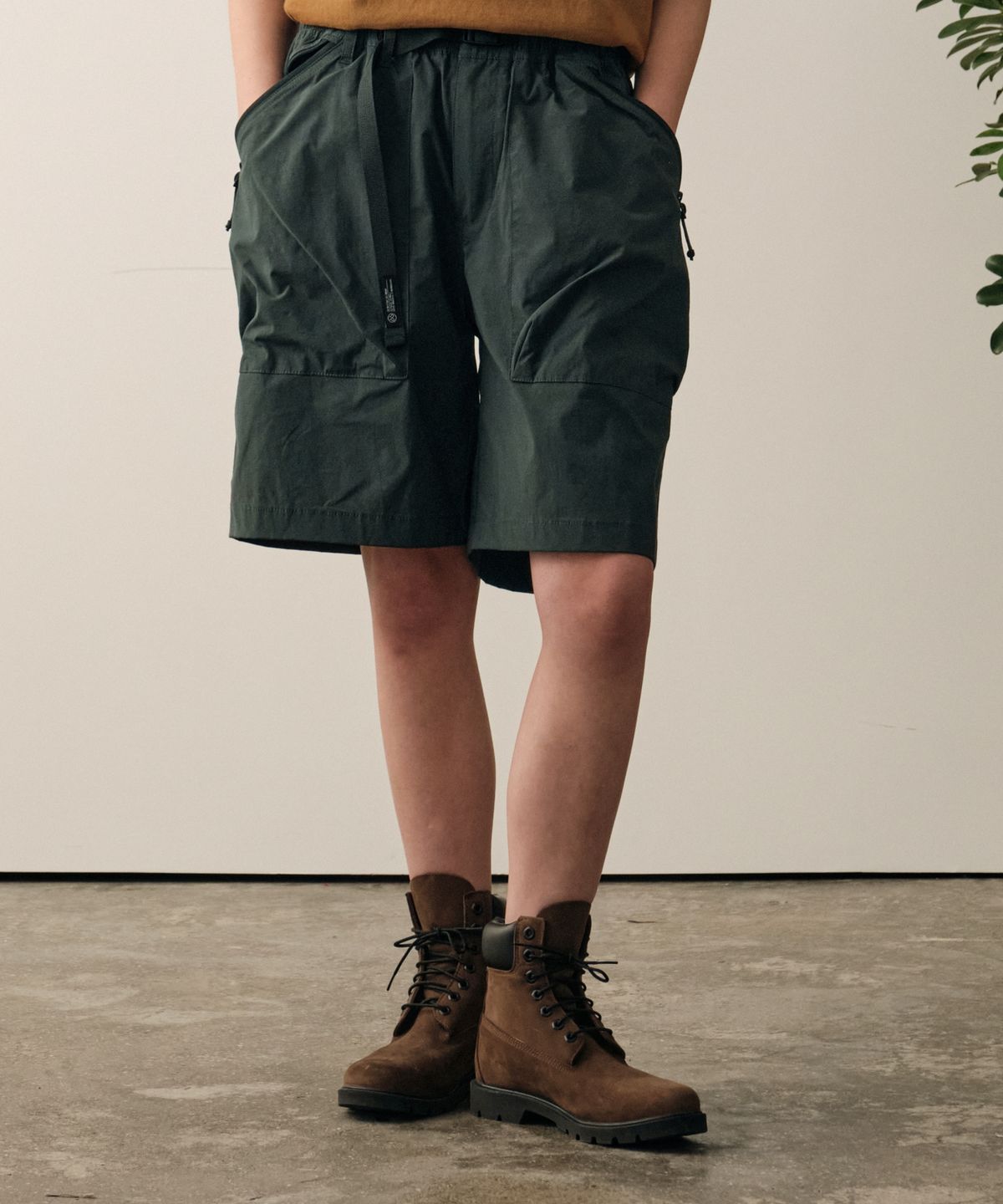 힐리먼트(HELEMENT) 벌룬 포켓 숏팬츠 (MOSS GREEN)