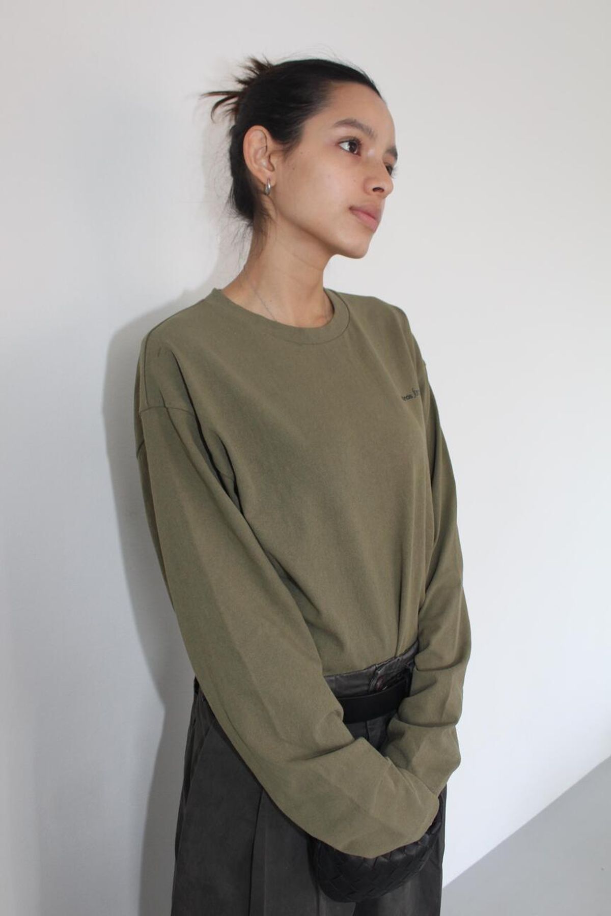 어텐즈(ATTENDS) Basic Long Sleeve Tee Shirt (Washing Khaki)