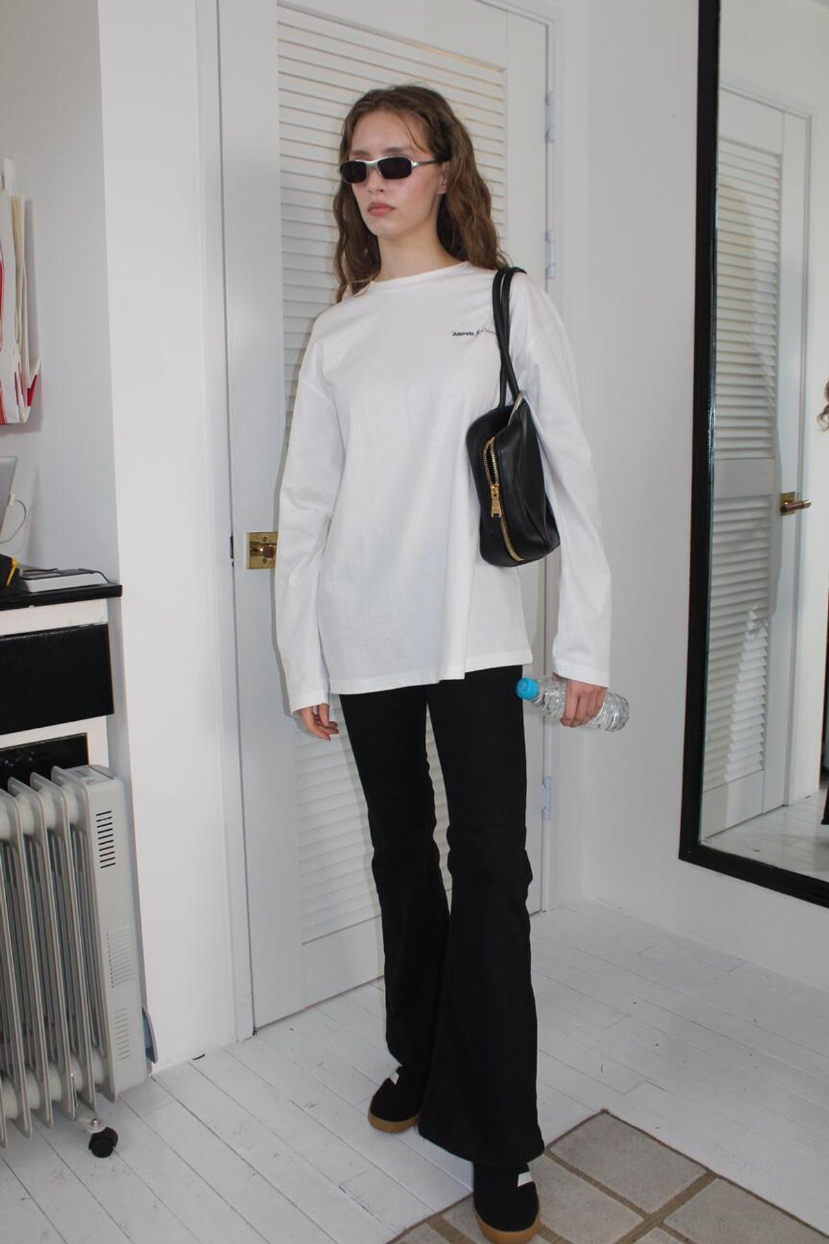 어텐즈(ATTENDS) White Long Sleeveless Tee Shirt