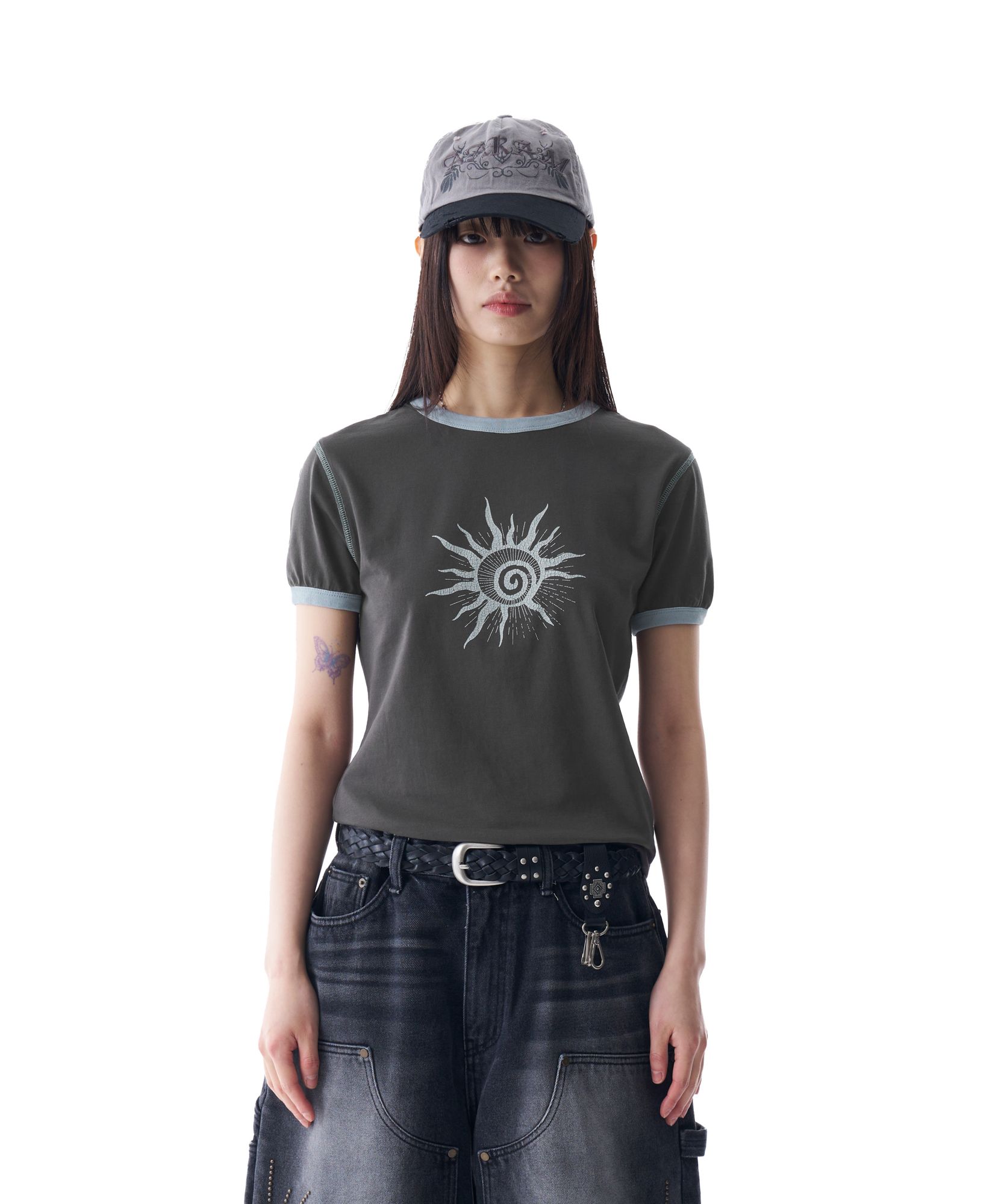 【AAKAM】Cracked Sun Ringer Top ★男女兼用★追跡付 MUSINSA | AAKAM Cracked Sun Ringer Top (Dark Gray)