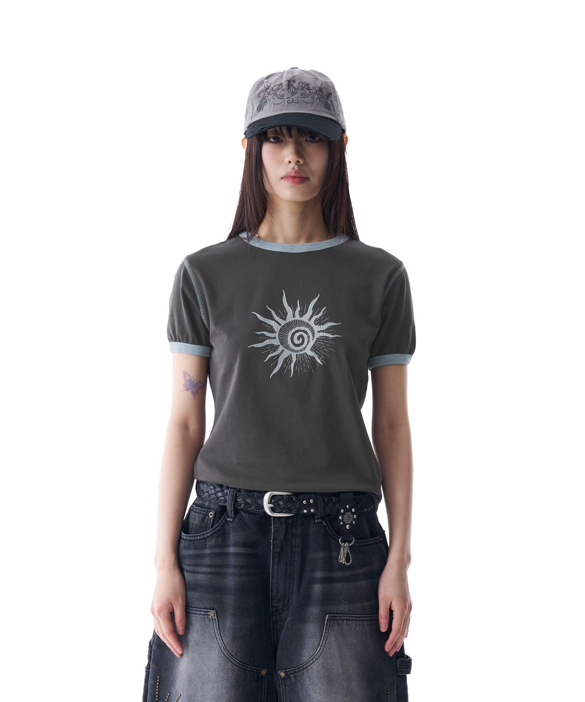 아캄(AAKAM) Cracked Sun Ringer Top (Dark Gray)