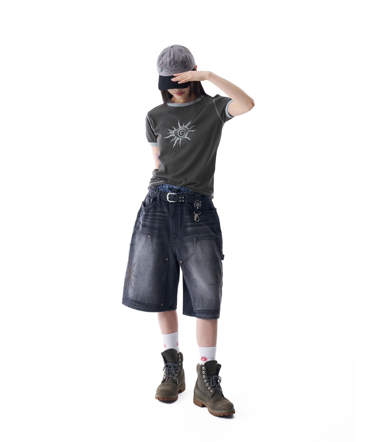 아캄(AAKAM) Cracked Sun Ringer Top (Dark Gray)