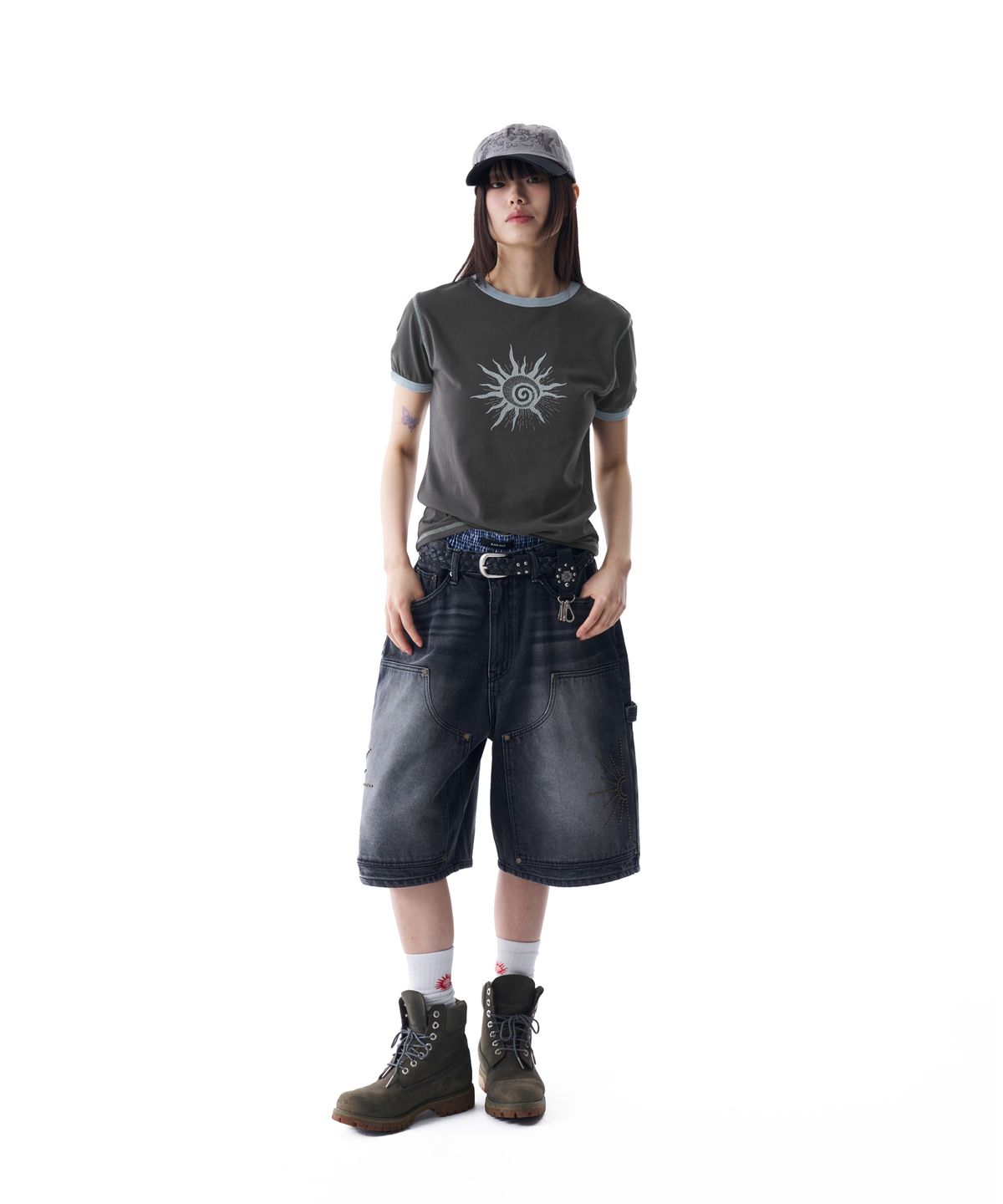 아캄(AAKAM) Cracked Sun Ringer Top (Dark Gray)