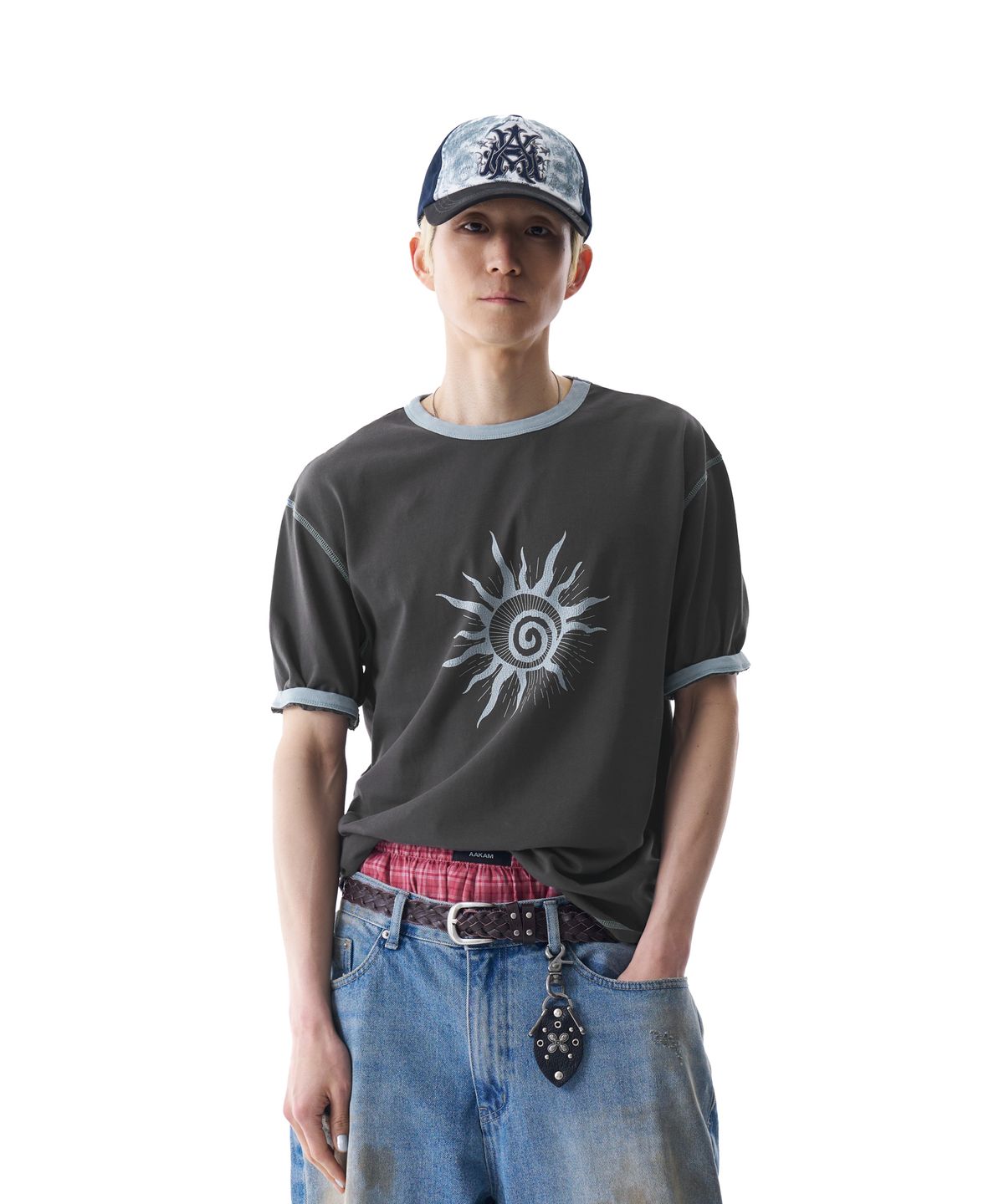 아캄(AAKAM) Cracked Sun Ringer Top (Dark Gray)