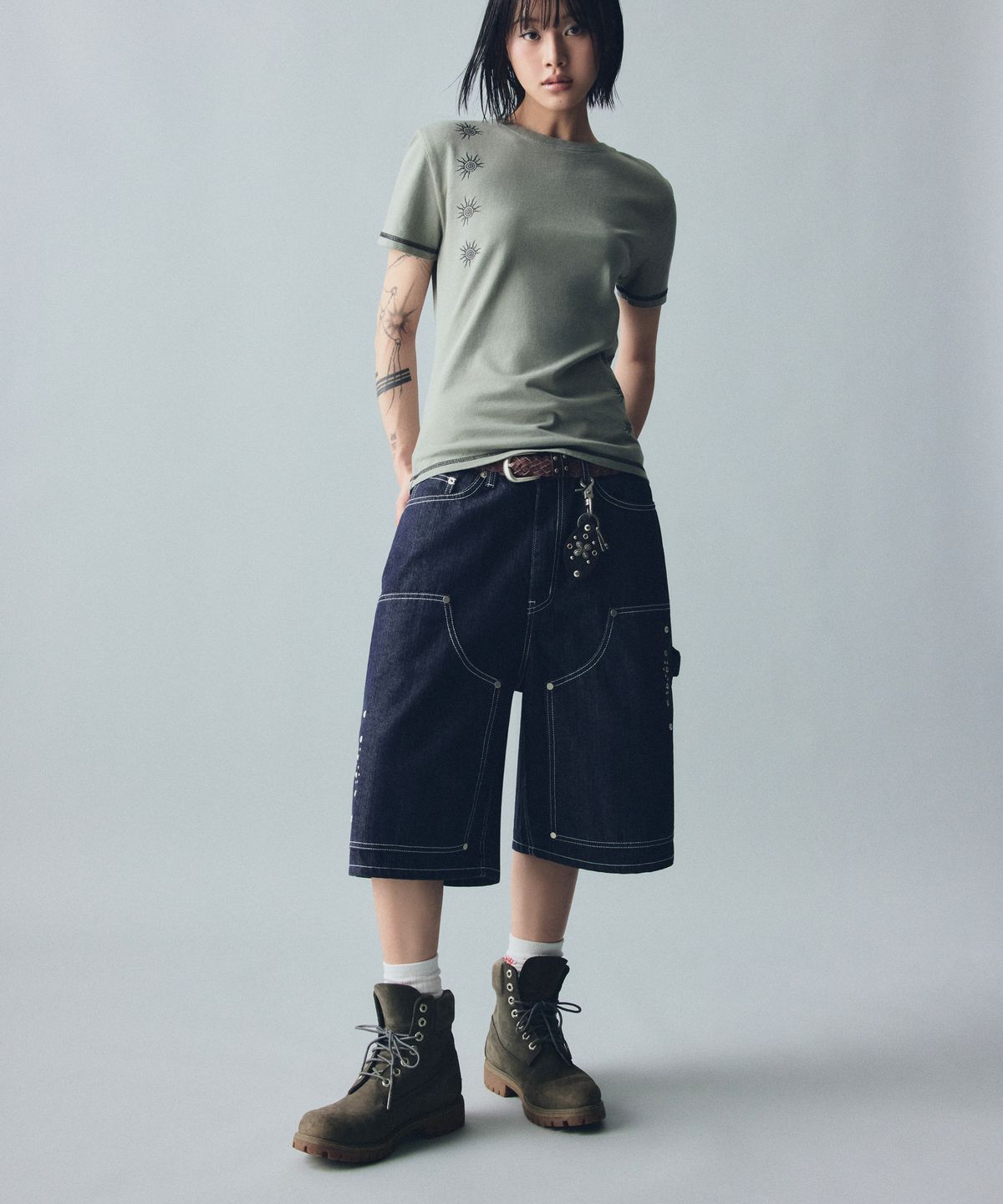 아캄(AAKAM) Cracked Sun Half Top (Khaki)