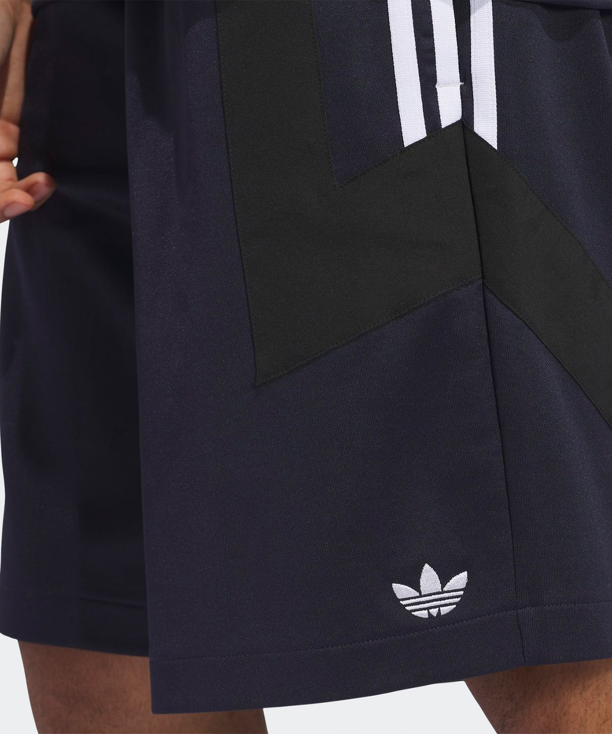 아디다스(ADIDAS) 스케이트보딩 풋볼 숏 팬츠 - 네이비 / JC7604