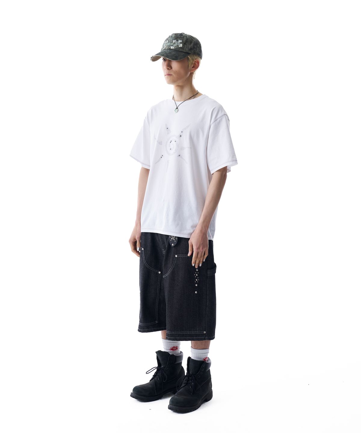 아캄(AAKAM) Studded Double Knee Bermuda Denim Pants (Black)